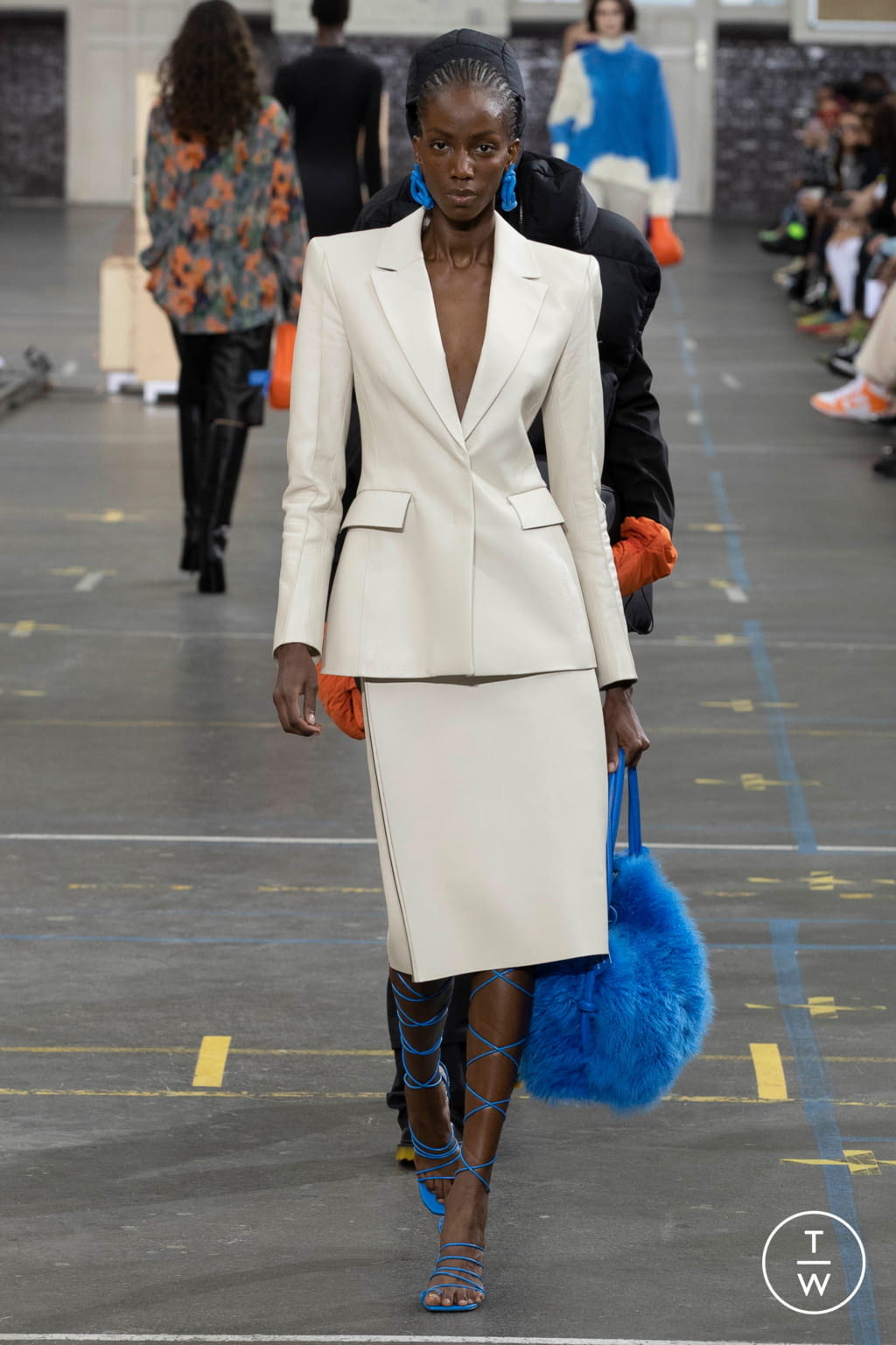 Fashion Week Paris Fall/Winter 2021 look 13 from the Off-White collection womenswear