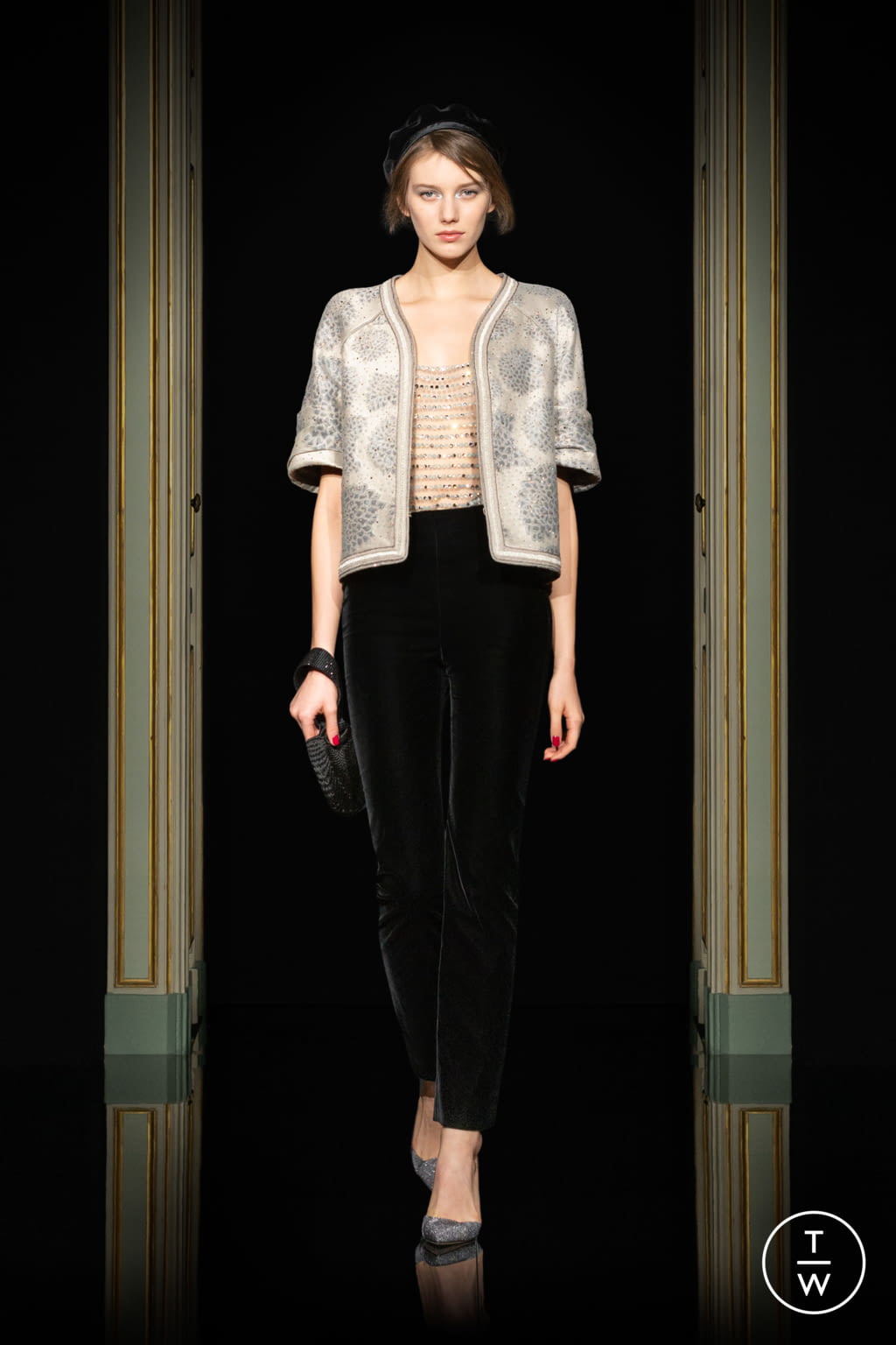 Fashion Week Paris Spring/Summer 2021 look 13 from the Giorgio Armani Privé collection 高级定制