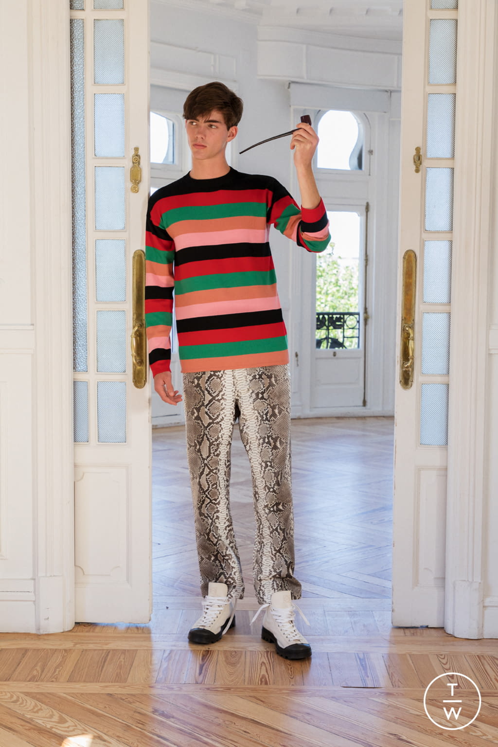 Fashion Week Paris Spring/Summer 2019 look 13 from the Loewe collection menswear