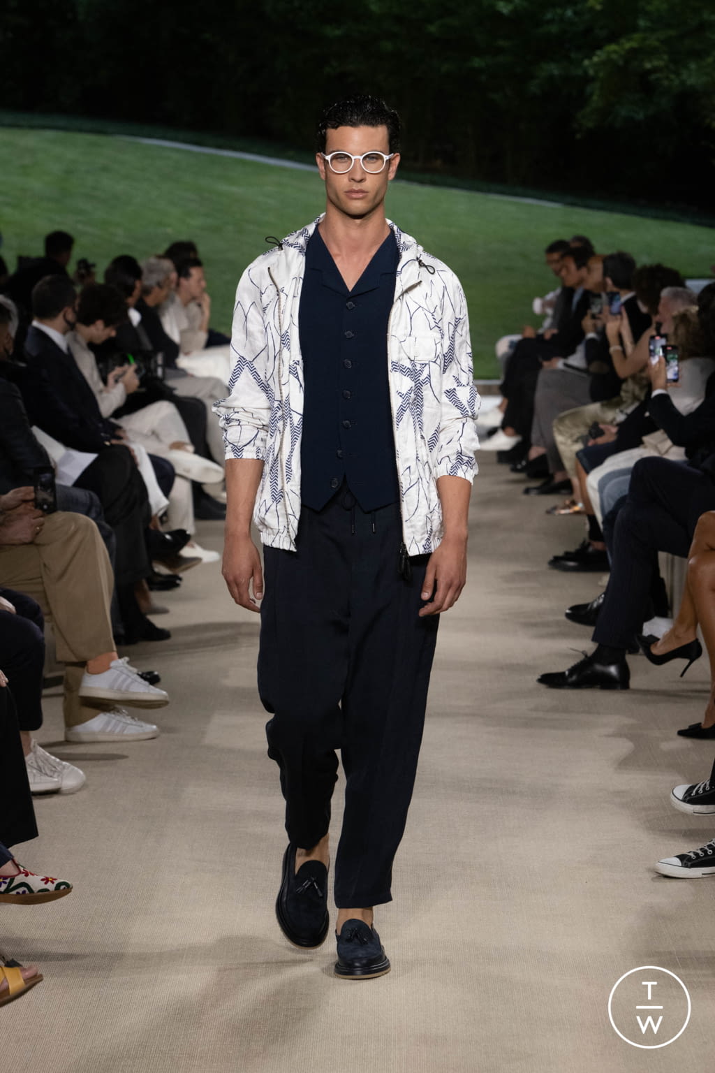 Fashion Week Milan Spring/Summer 2022 look 13 from the Giorgio Armani collection menswear