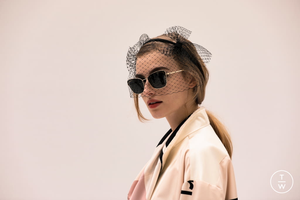 Fashion Week Paris Spring/Summer 2021 look 25 de la collection Chanel womenswear accessories
