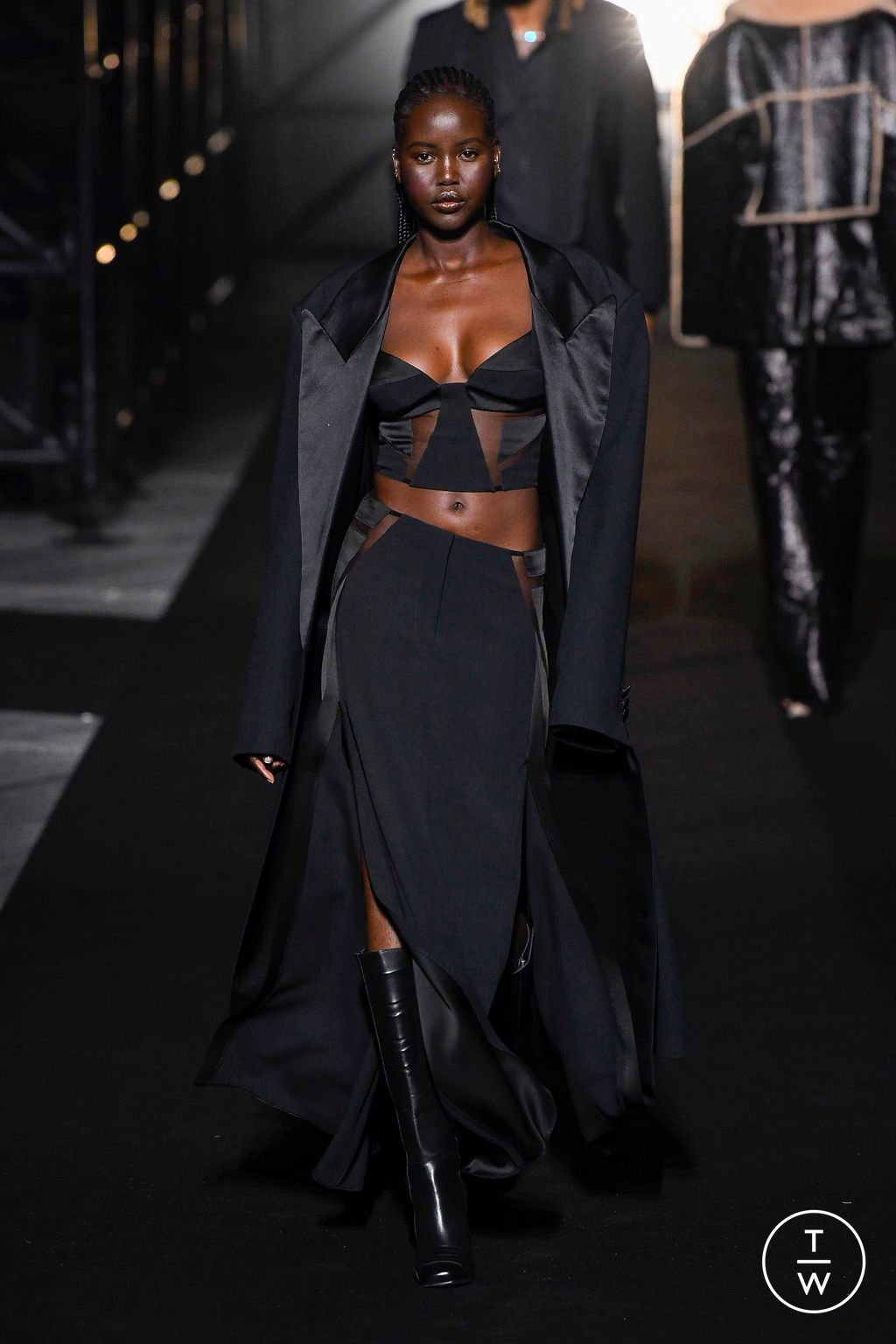 Fashion Week Milan Fall/Winter 2022 look 65 de la collection Boss womenswear