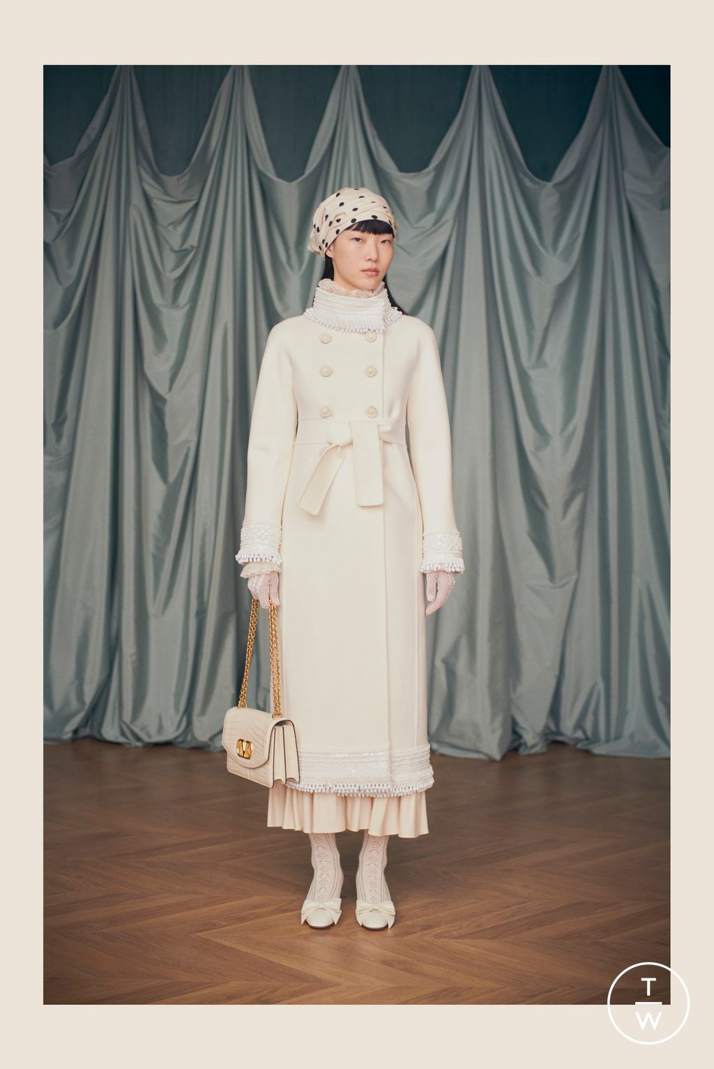 Fashion Week Paris Resort 2025 look 129 from the Valentino collection womenswear
