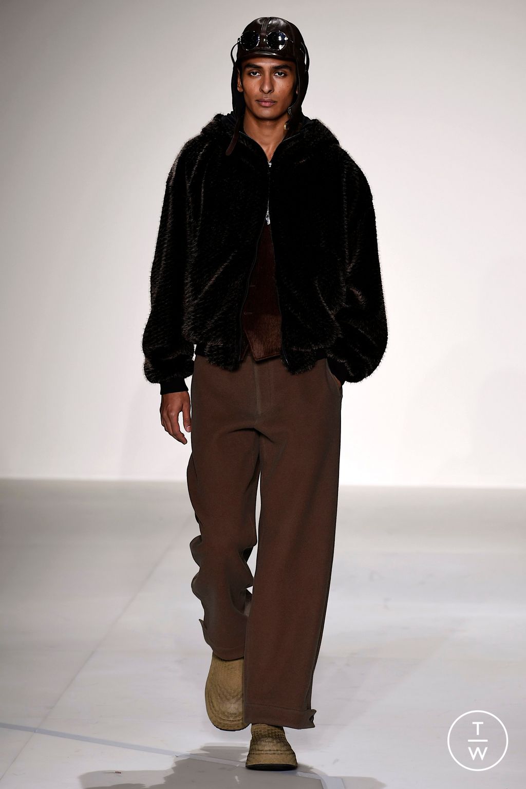 Fashion Week Milan Fall/Winter 2023 look 56 from the Emporio Armani collection menswear