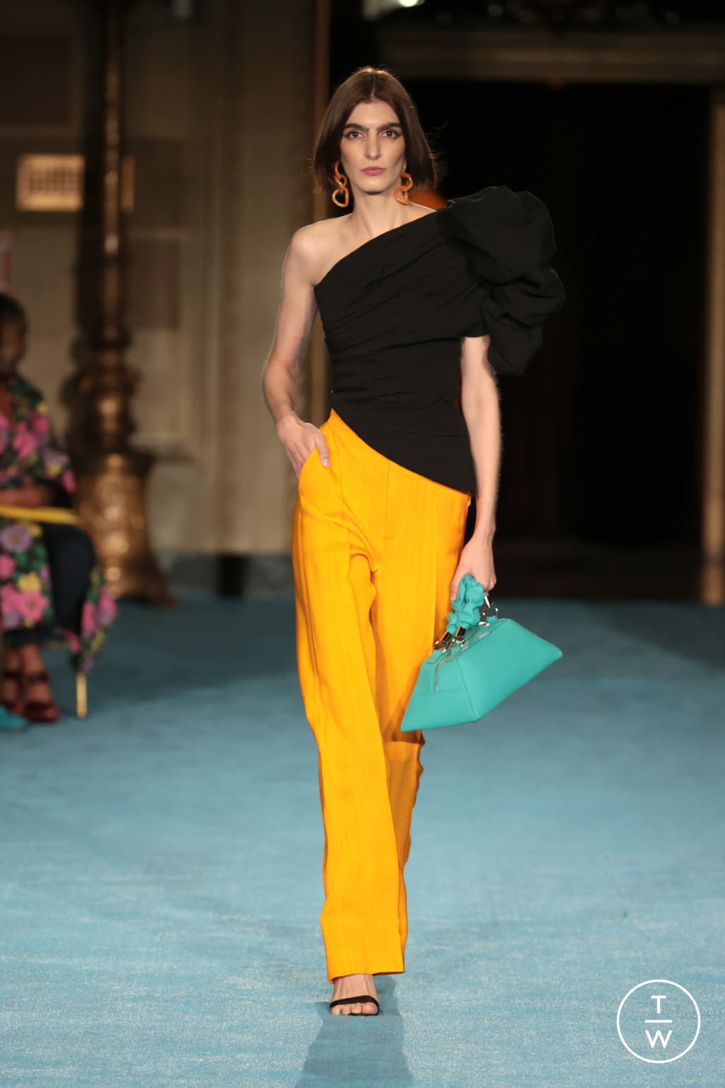 Fashion Week New York Spring/Summer 2022 look 4 from the Christian Siriano collection 女装
