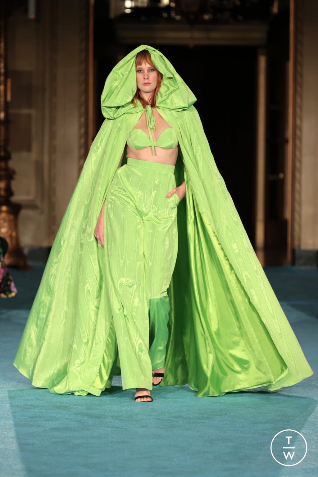 Fashion Week New York Spring/Summer 2022 look 25 from the Christian Siriano collection 女装