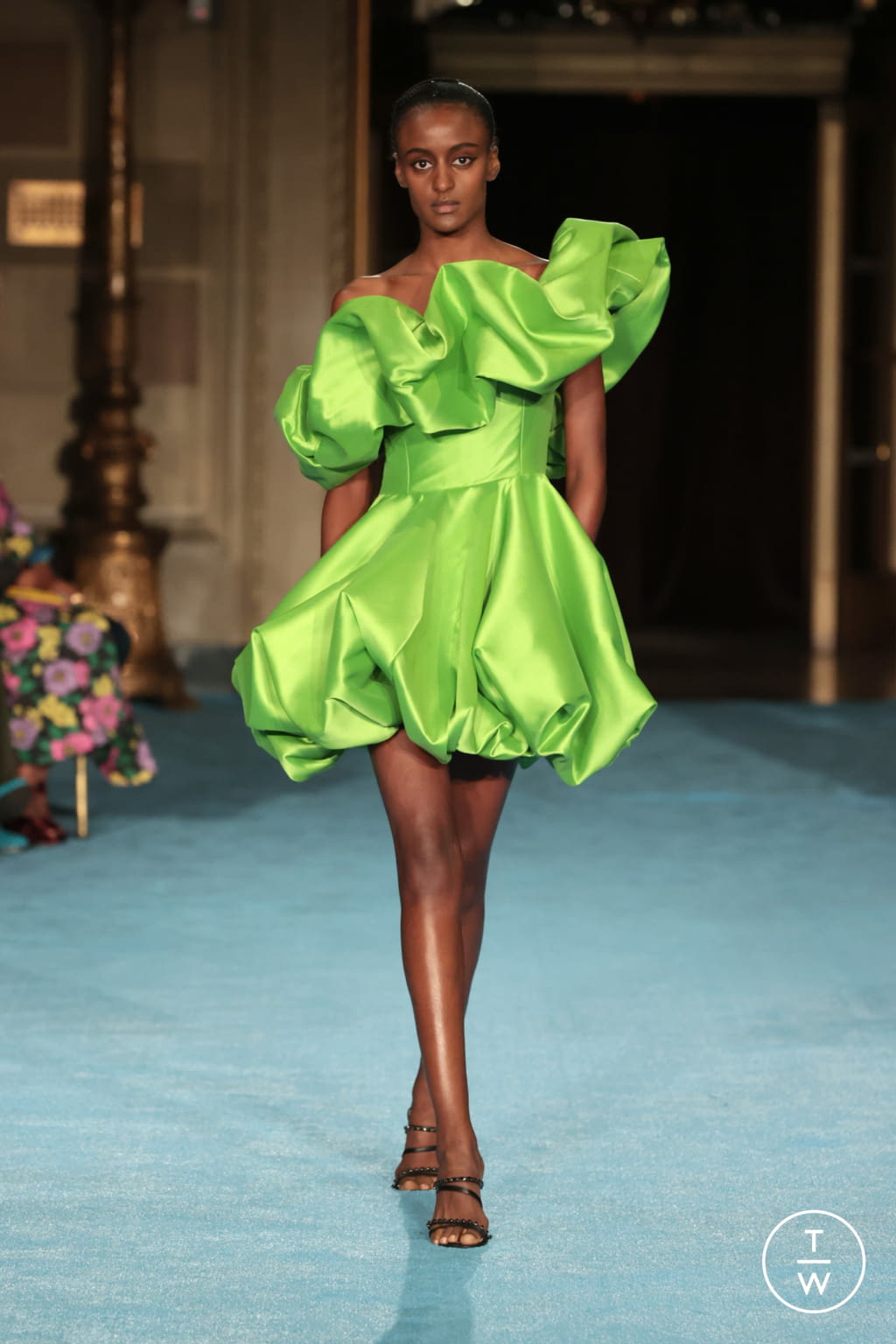 Fashion Week New York Spring/Summer 2022 look 22 from the Christian Siriano collection 女装