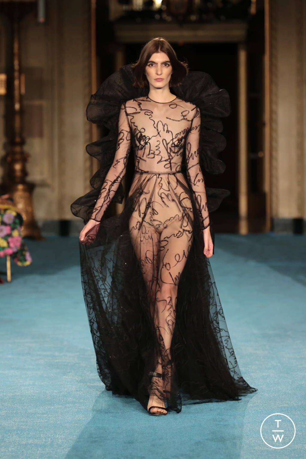 Fashion Week New York Spring/Summer 2022 look 48 from the Christian Siriano collection 女装