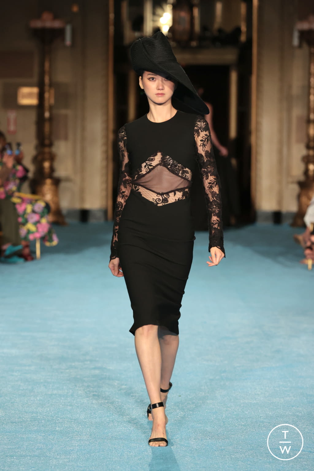 Fashion Week New York Spring/Summer 2022 look 35 from the Christian Siriano collection womenswear