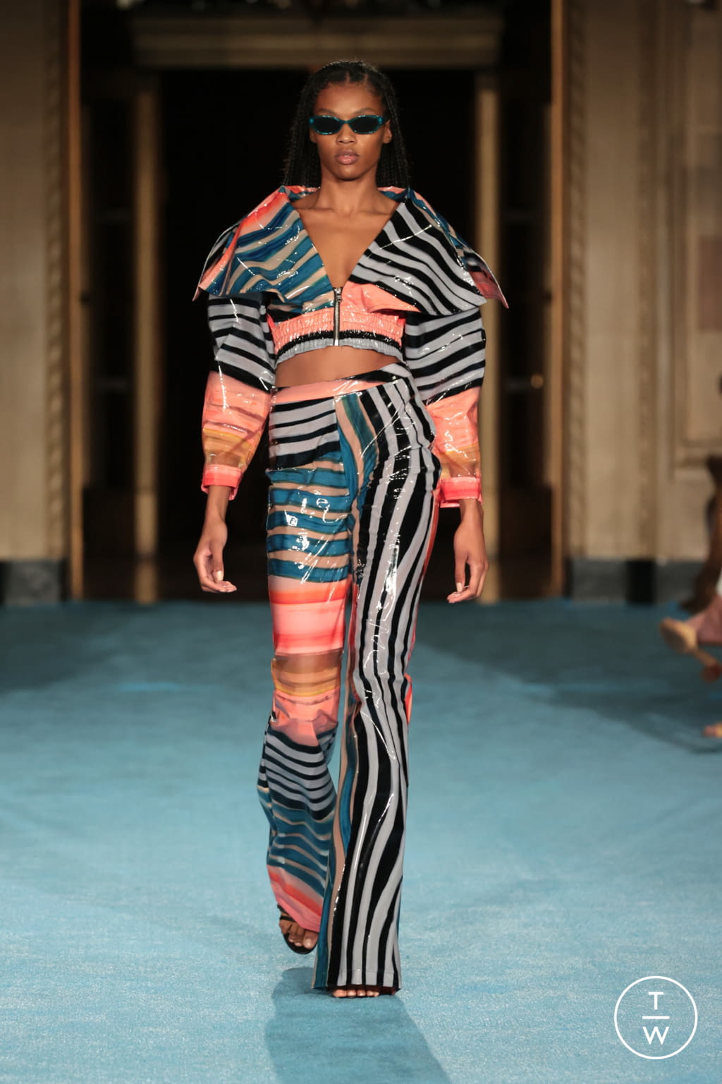 Fashion Week New York Spring/Summer 2022 look 18 de la collection Christian Siriano womenswear