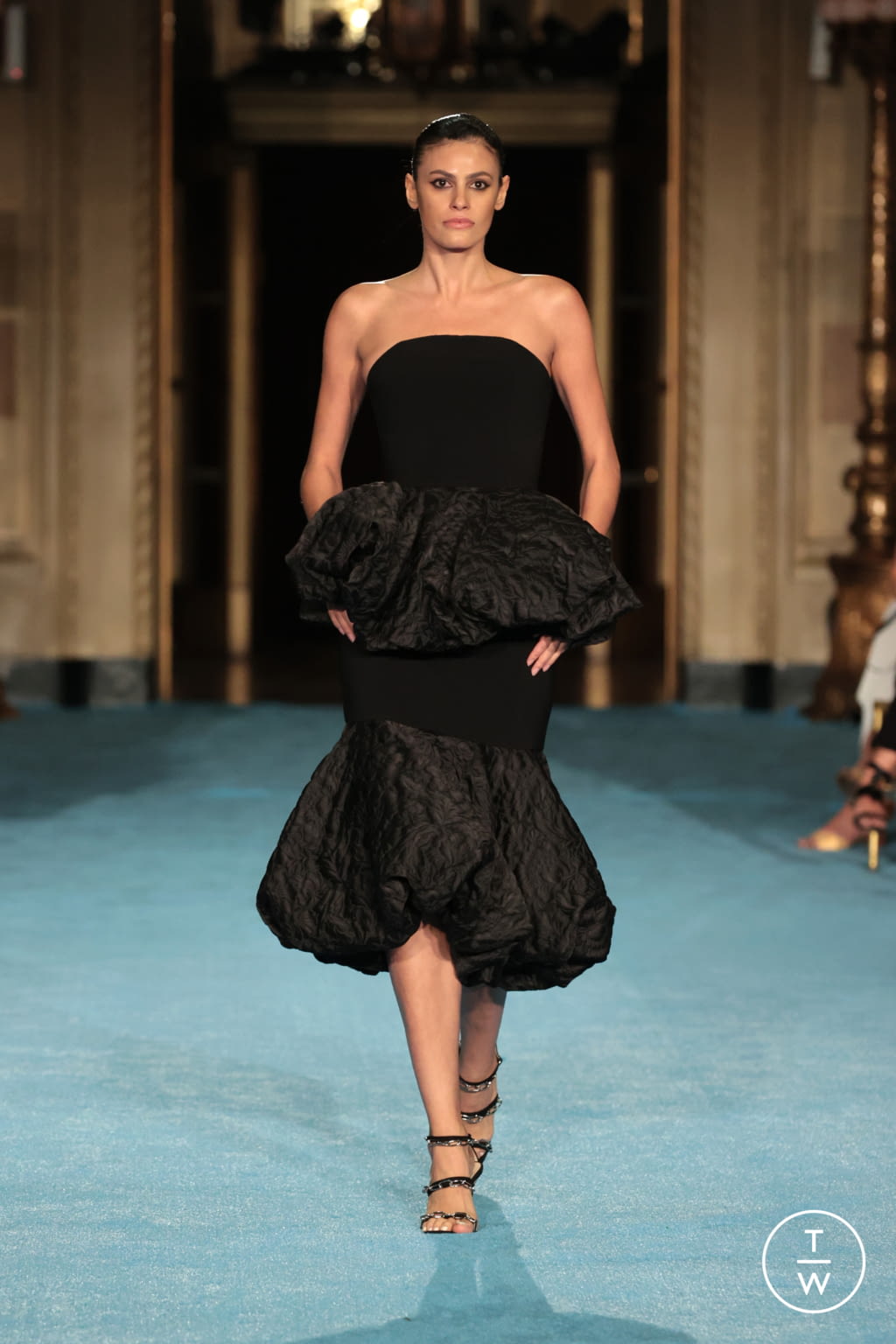 Fashion Week New York Spring/Summer 2022 look 40 from the Christian Siriano collection 女装
