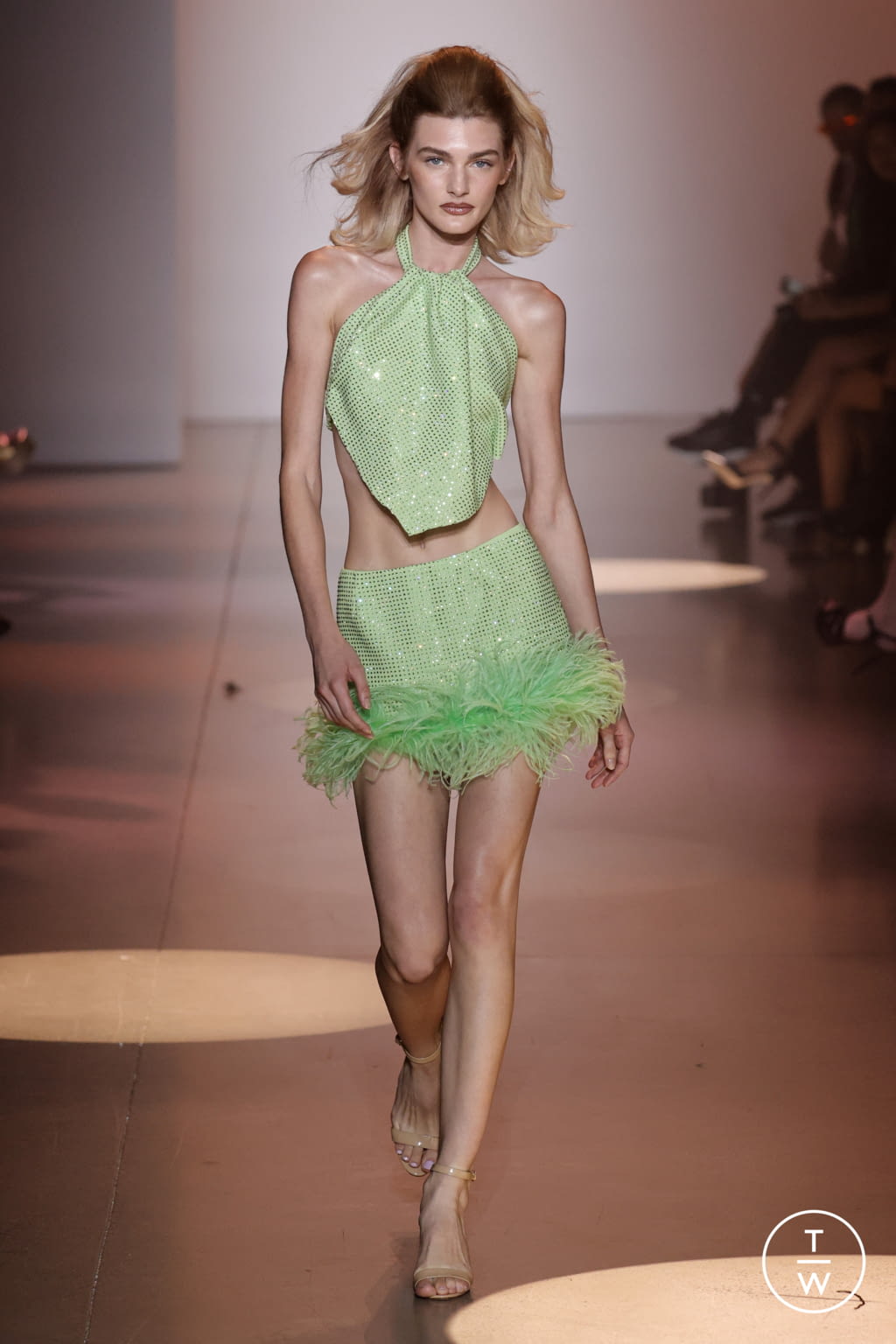 Fashion Week New York Spring/Summer 2022 look 15 de la collection Christian Cowan womenswear