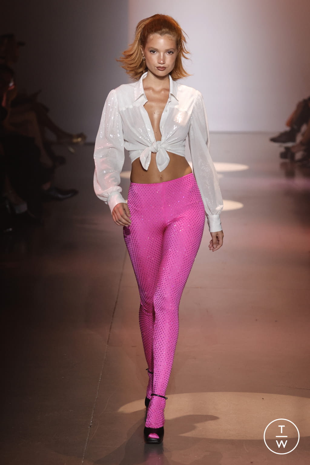Fashion Week New York Spring/Summer 2022 look 23 de la collection Christian Cowan womenswear