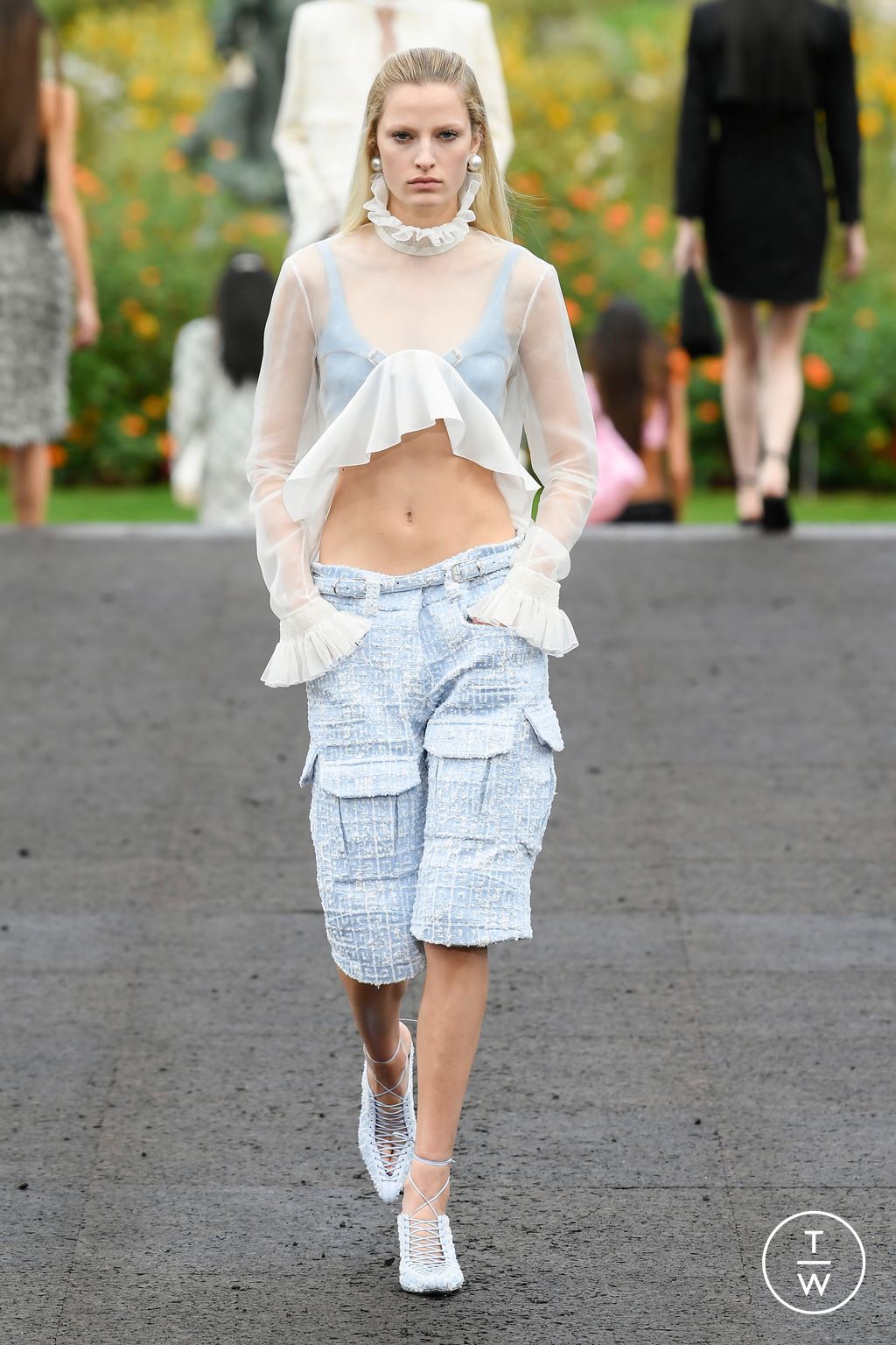 Fashion Week Paris Spring/Summer 2023 look 22 de la collection Givenchy womenswear