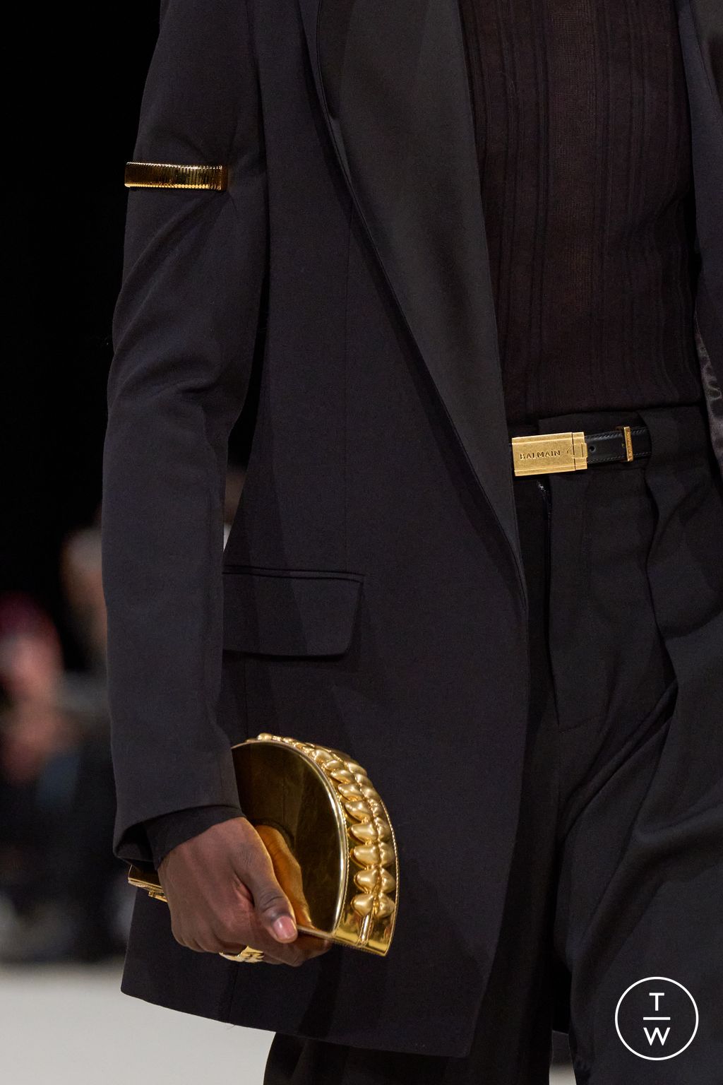 Fashion Week Paris Fall/Winter 2024 look 18 from the Balmain collection menswear accessories