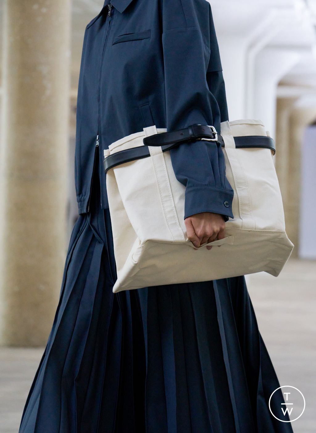 Fashion Week New York Spring/Summer 2024 look 3 de la collection Tibi womenswear accessories