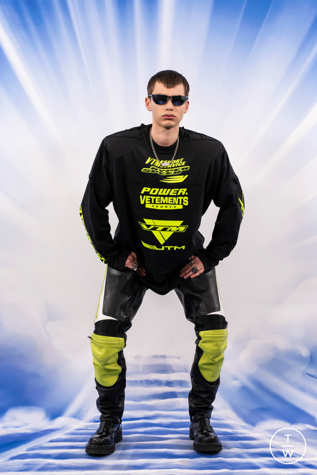 Fashion Week Paris Fall/Winter 2021 look 137 from the VETEMENTS collection menswear