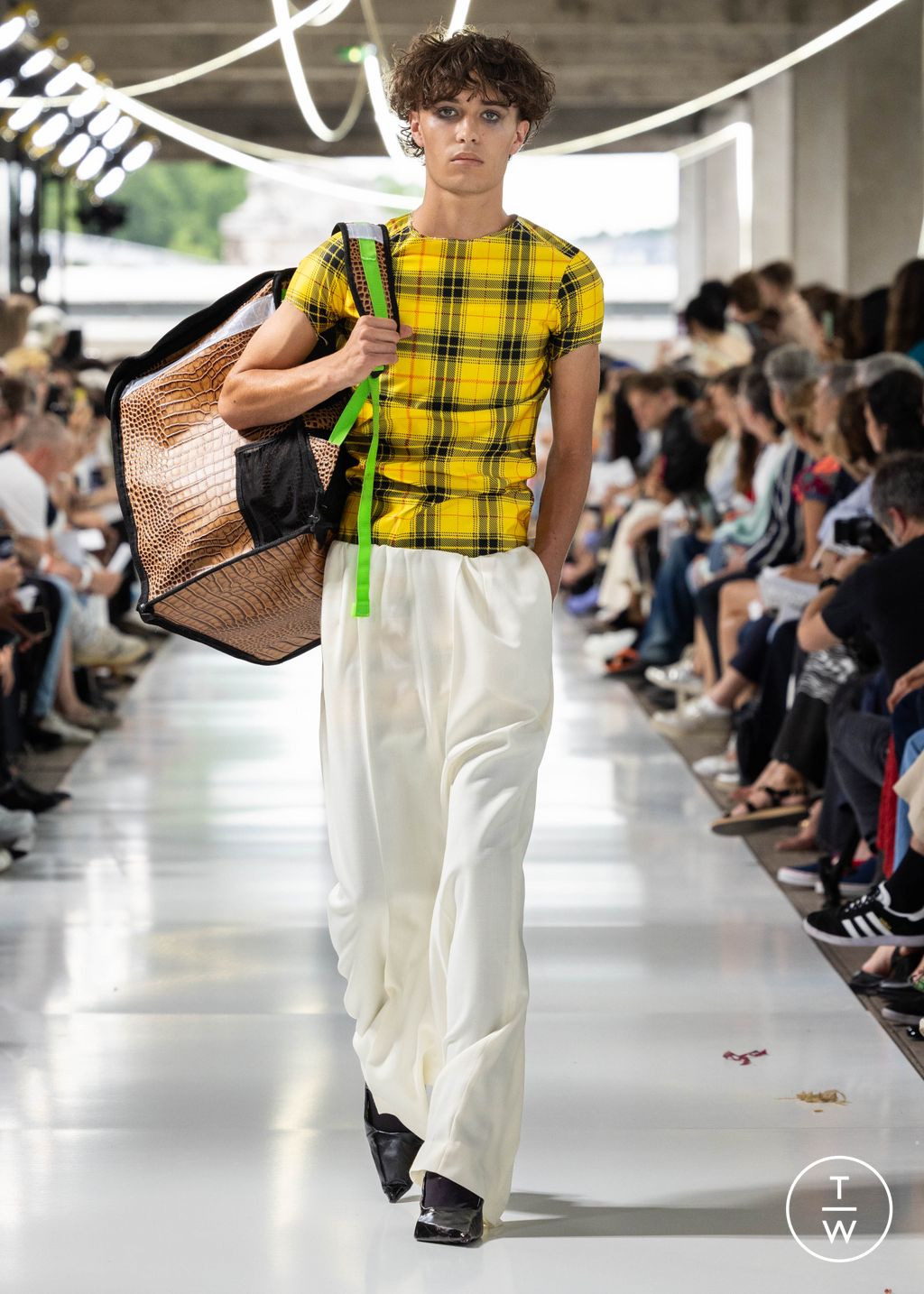 Fashion Week Paris Spring/Summer 2024 look 136 from the IFM PARIS collection menswear