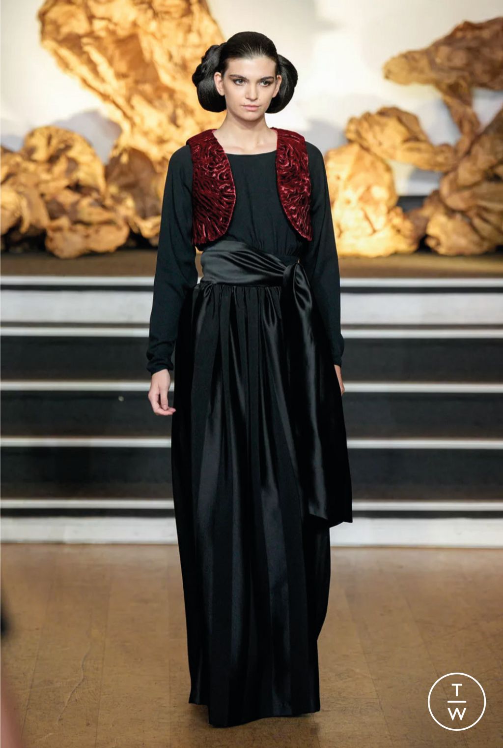 Fashion Week Paris Fall/Winter 2025 look 13 from the Franck Sorbier collection couture