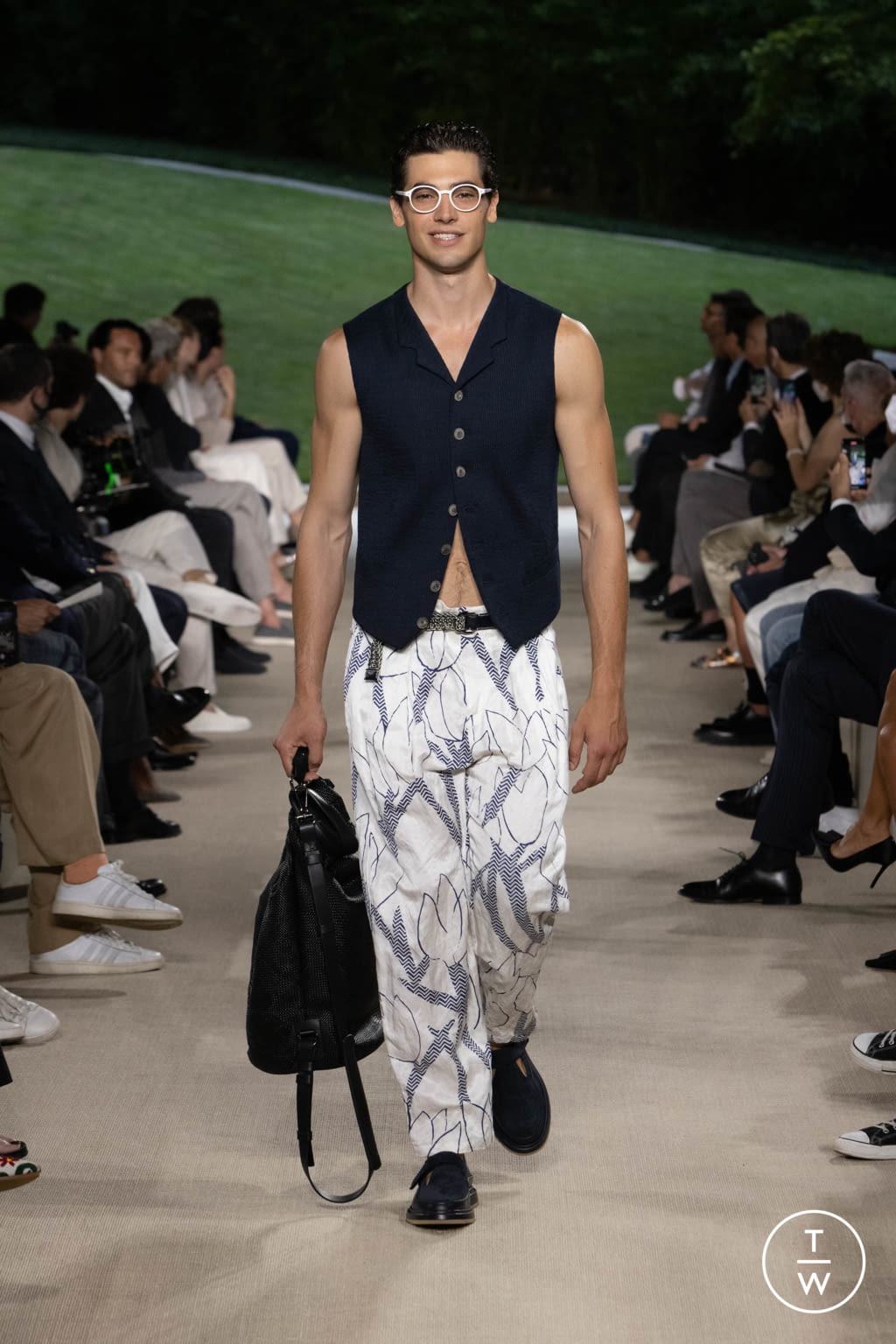 Fashion Week Milan Spring/Summer 2022 look 14 from the Giorgio Armani collection menswear