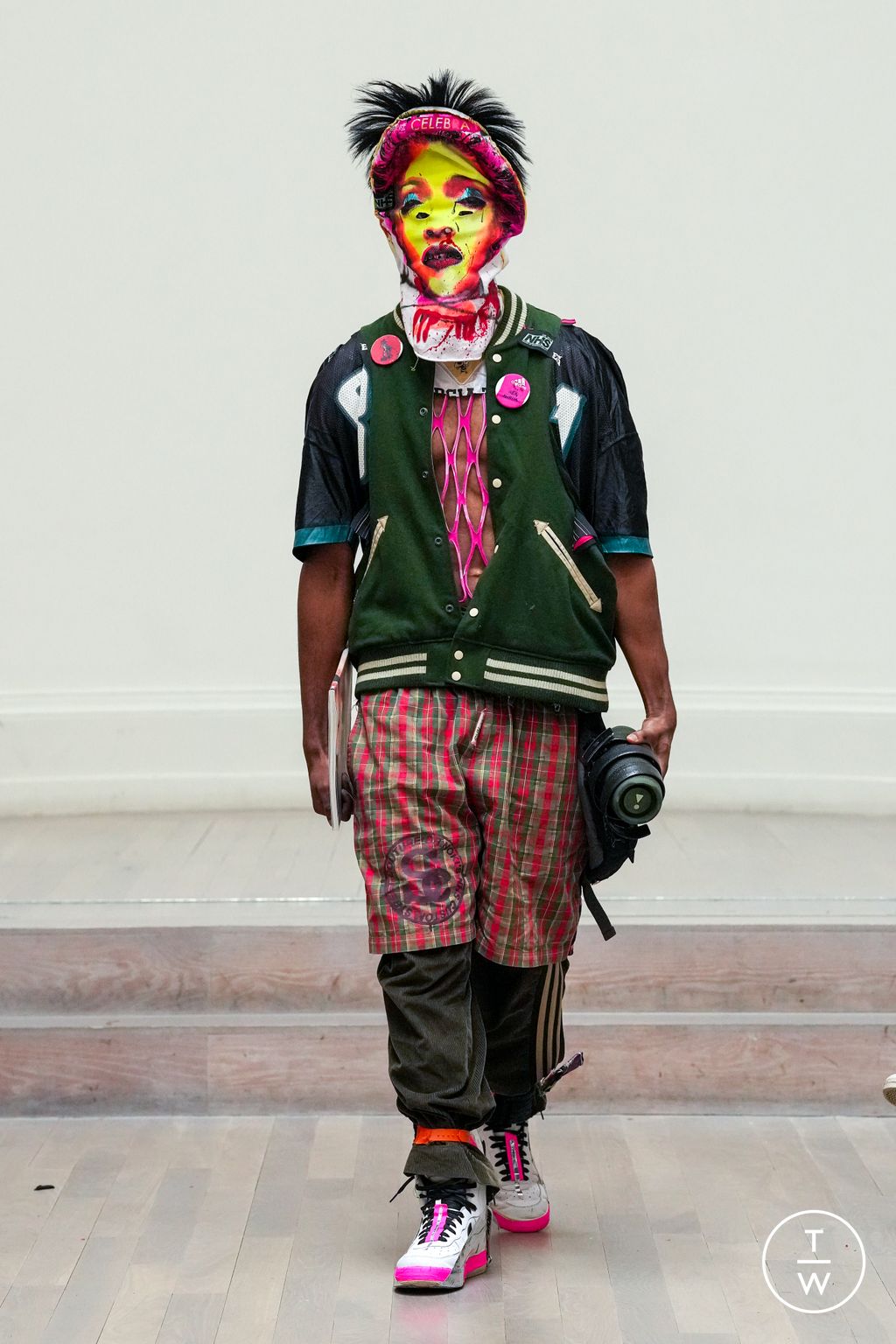 Fashion Week London Fall/Winter 2023 look 14 from the NOKI collection womenswear