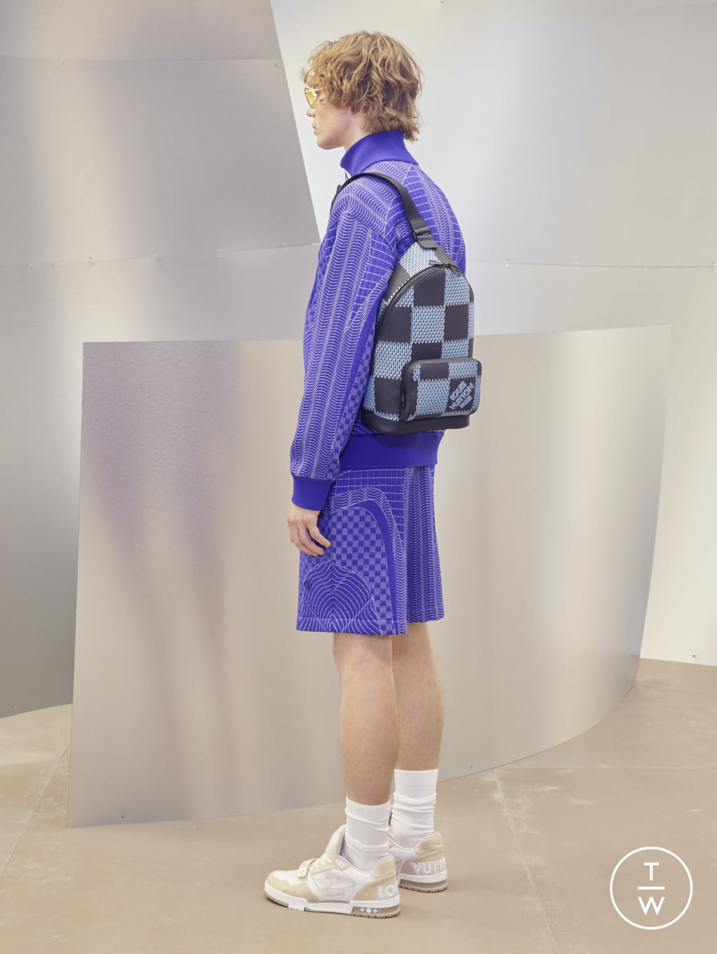 Fashion Week Paris Pre-Fall 2022 look 30 from the Louis Vuitton collection menswear