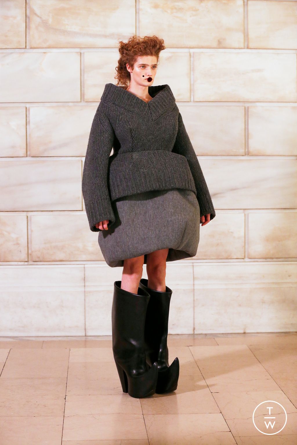 Fashion Week New York Spring/Summer 2025 look 14 from the Marc Jacobs collection womenswear