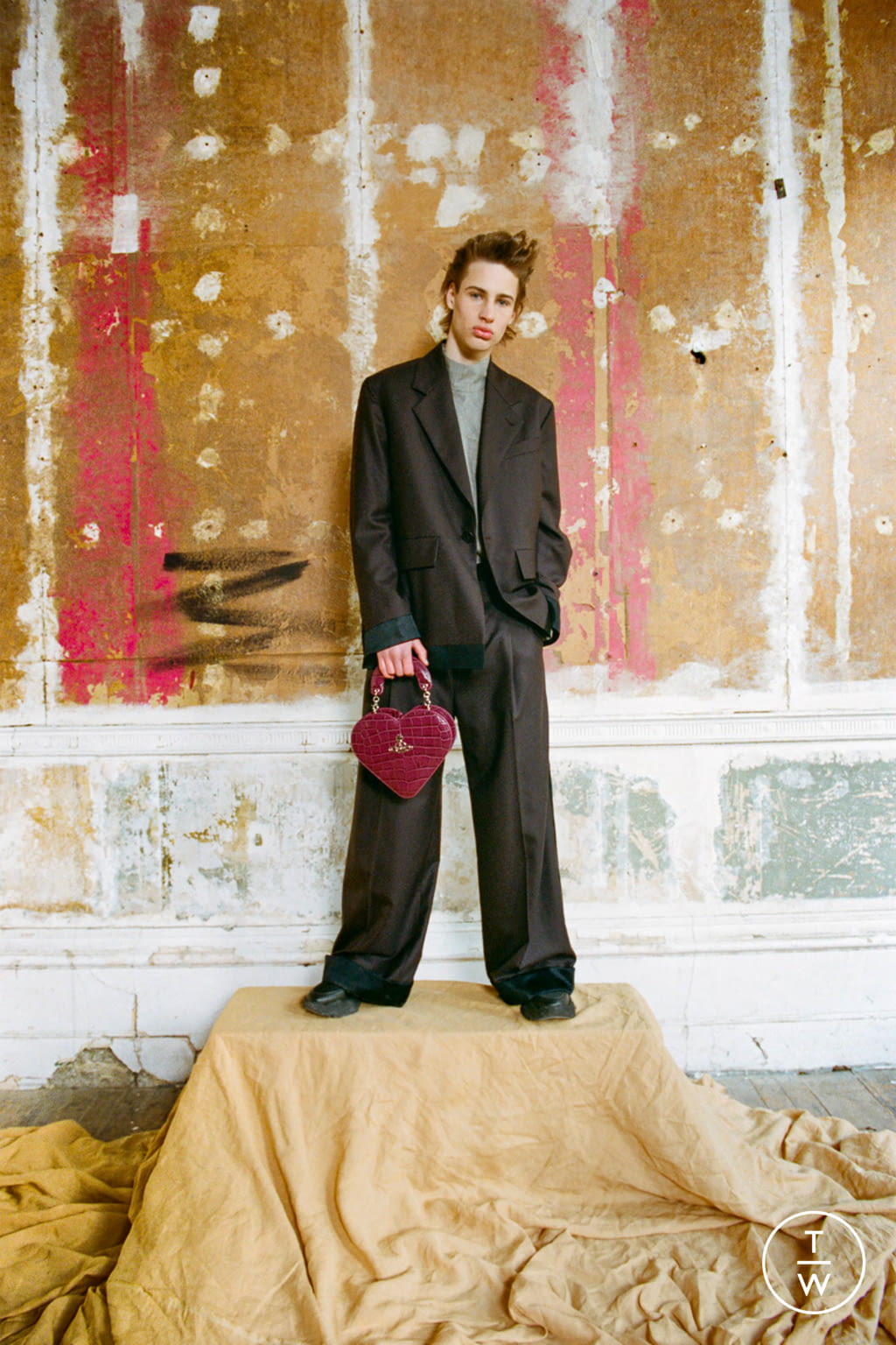 Fashion Week London Fall/Winter 2021 look 13 from the Vivienne Westwood collection womenswear