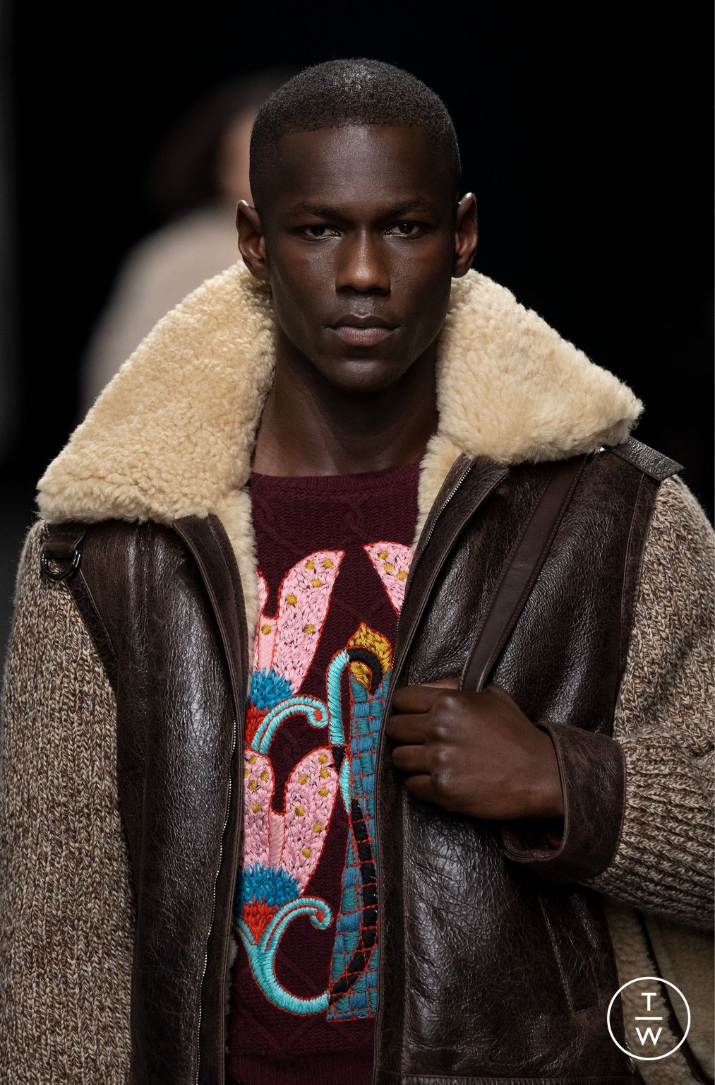 Fashion Week Milan Fall/Winter 2025 look 14 de la collection Etro womenswear accessories