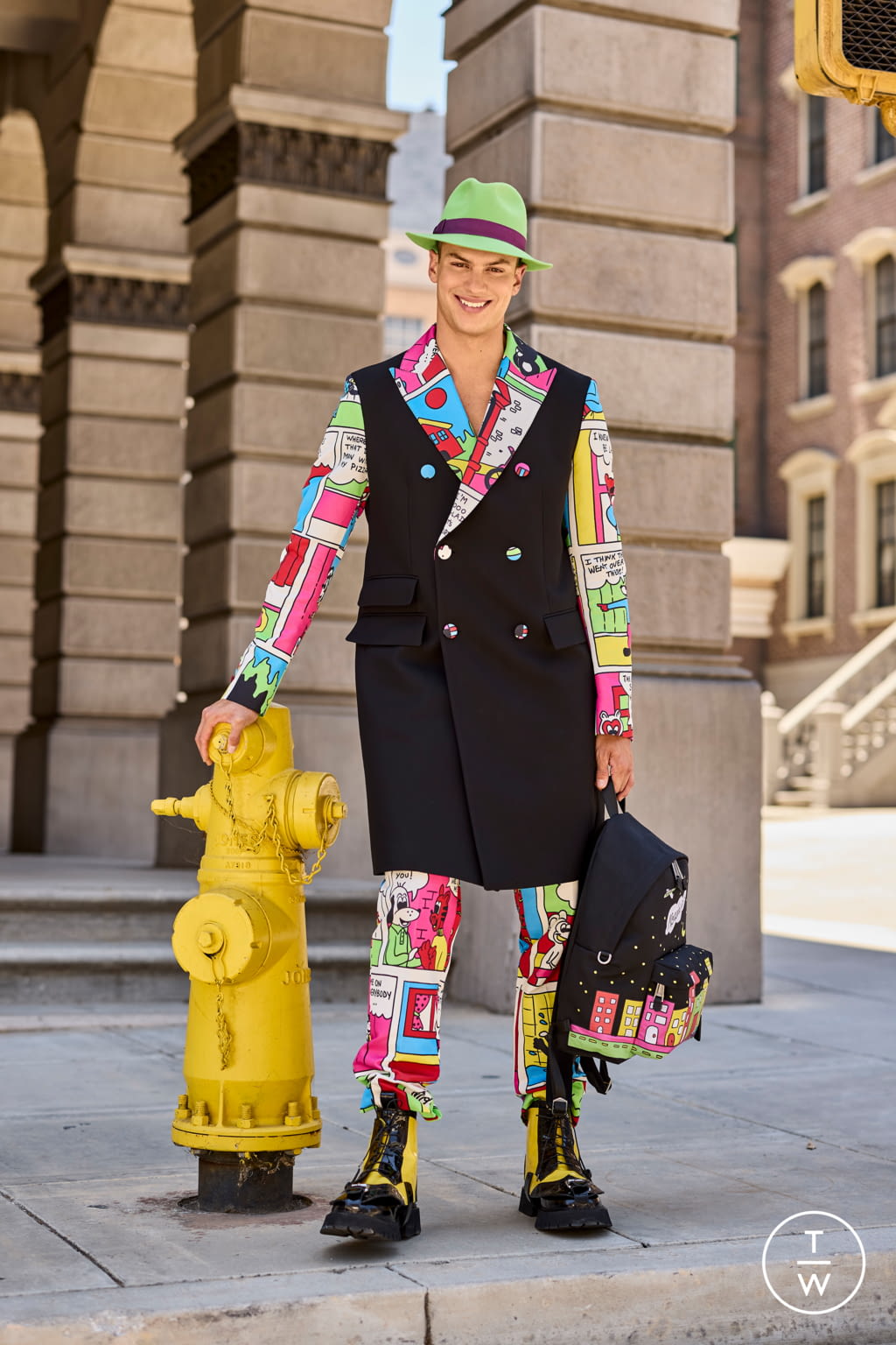 Fashion Week Milan Resort 2022 look 14 from the Moschino collection 女装