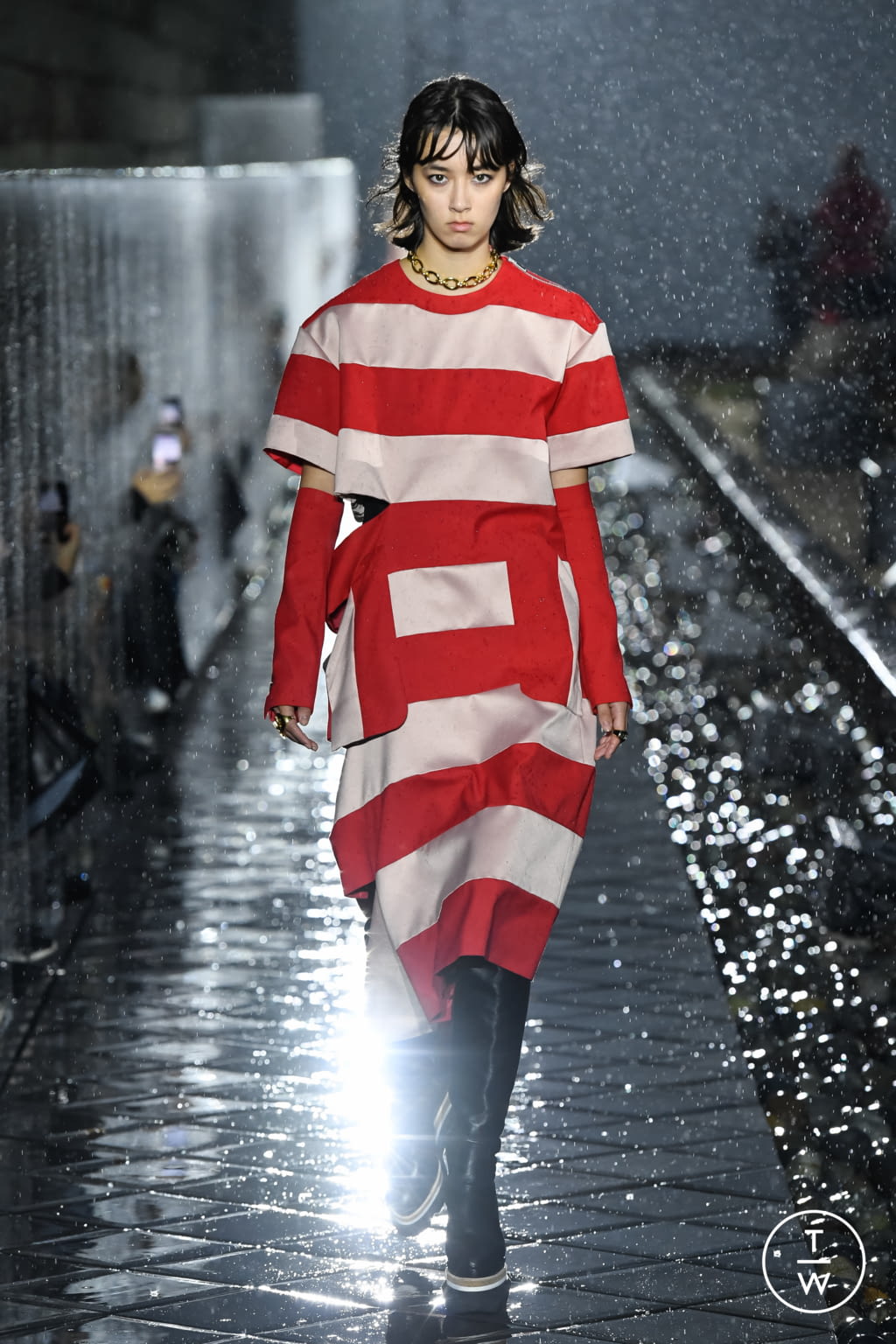 Fashion Week Paris Spring/Summer 2021 look 14 from the Sacai collection 女装