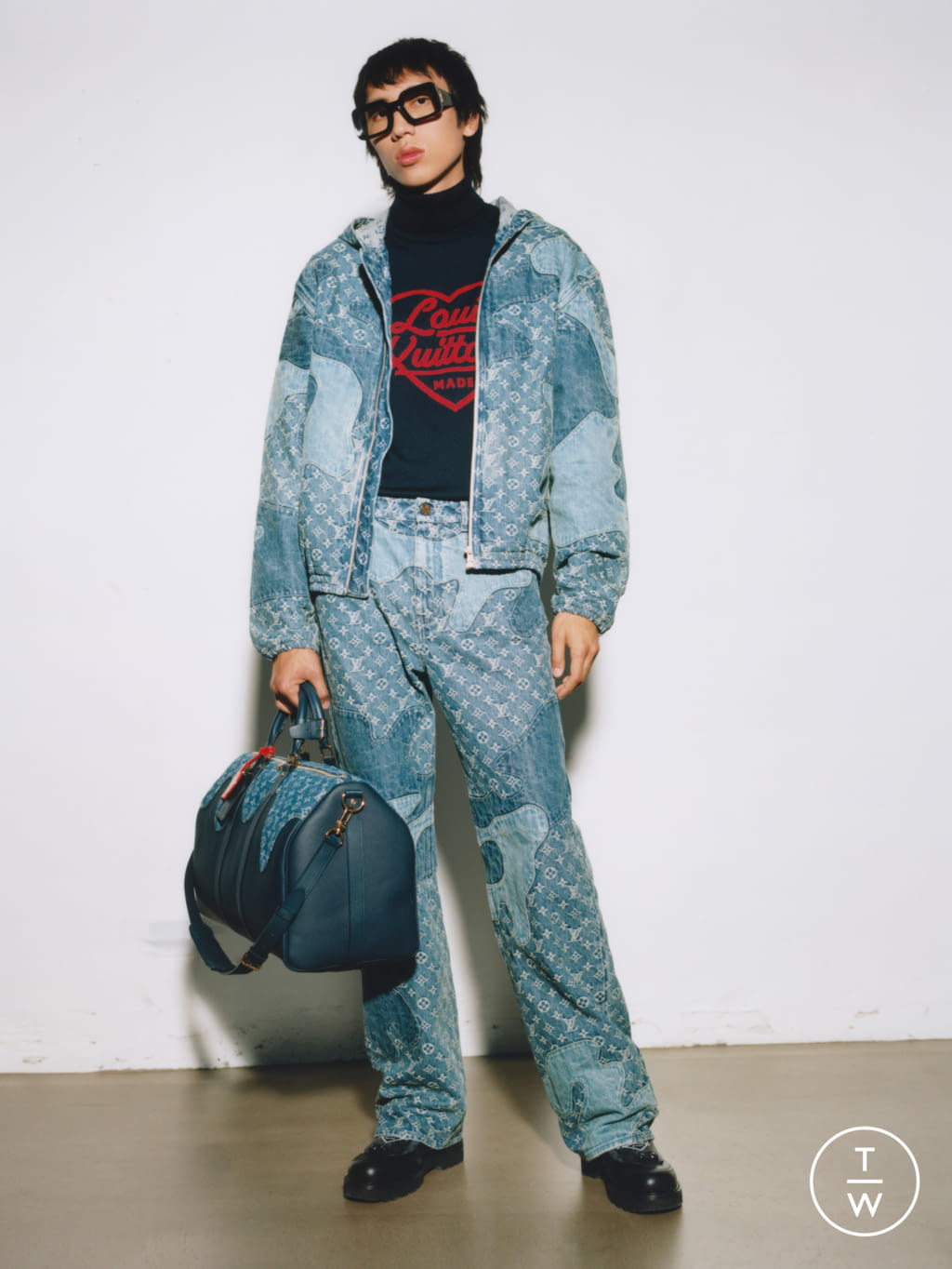 Fashion Week Paris Resort 2022 look 19 from the Louis Vuitton collection menswear