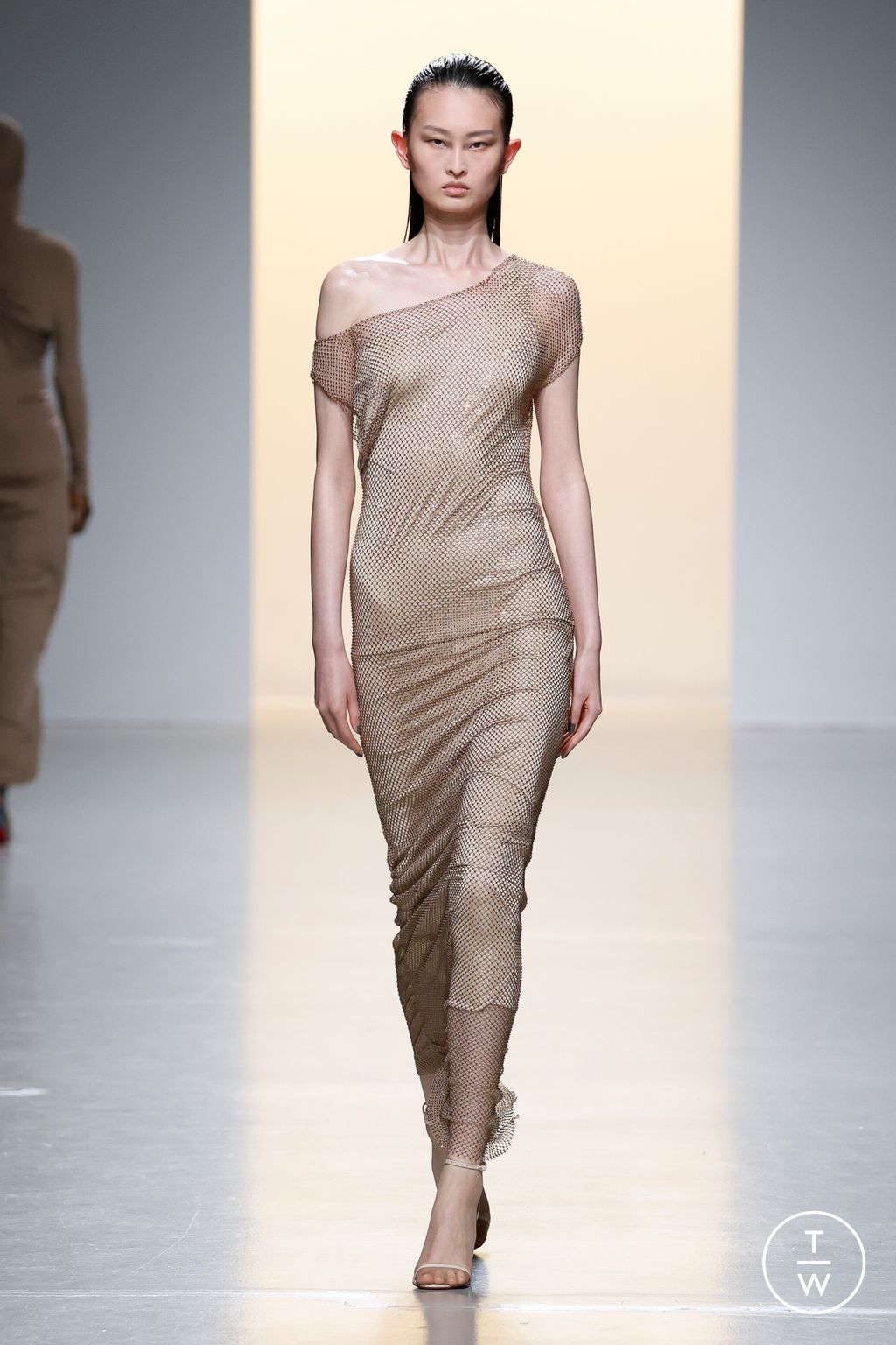 Fashion Week Paris Fall/Winter 2024 look 14 de la collection Atlein womenswear