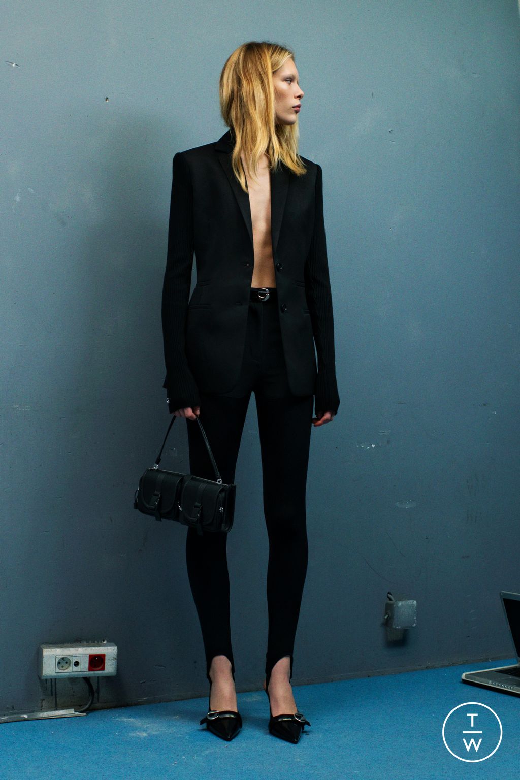 Fashion Week Paris Pre-Fall 2025 look 14 de la collection Coperni womenswear