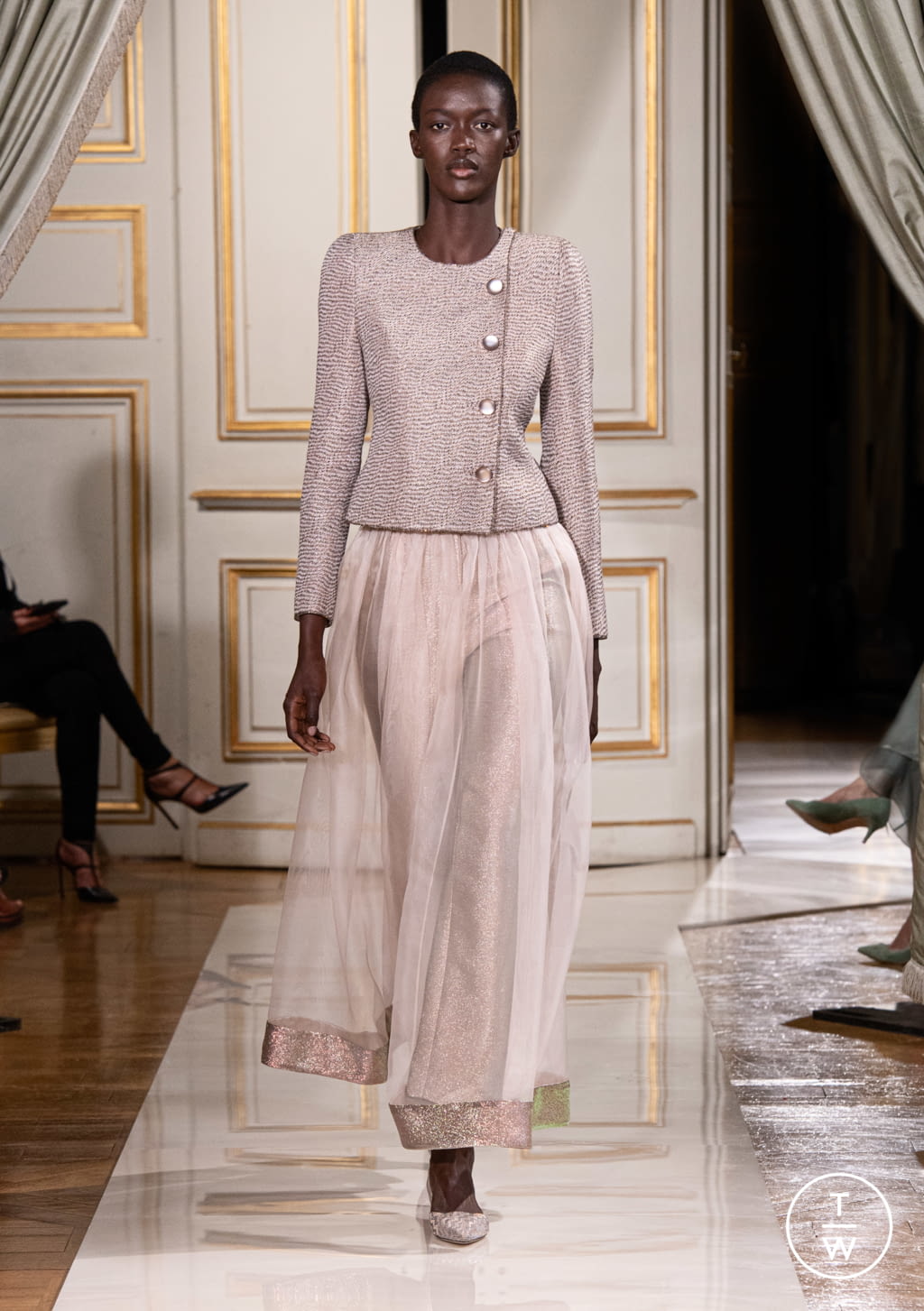 Fashion Week Paris Fall/Winter 2021 look 14 from the Giorgio Armani Privé collection couture