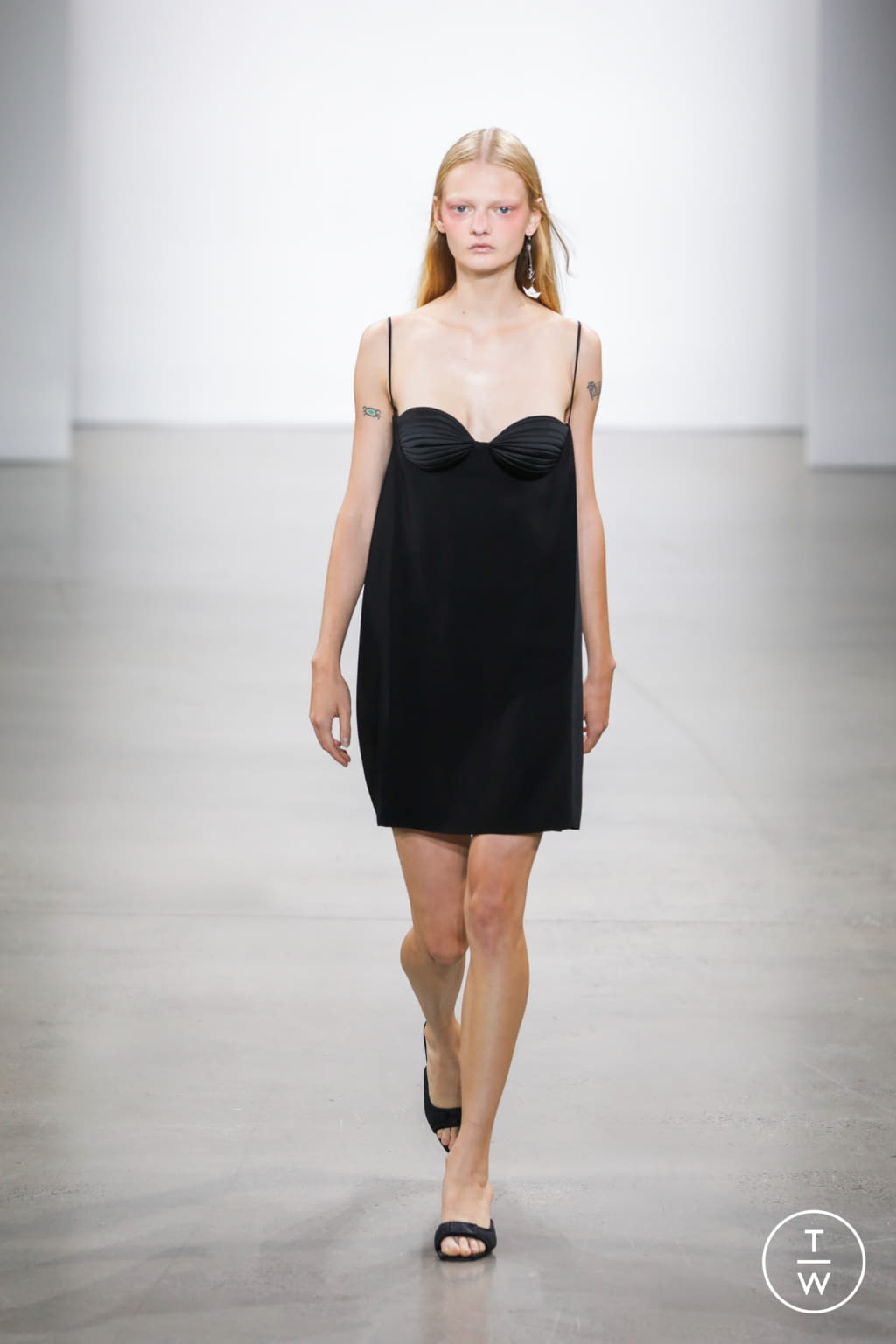 Fashion Week New York Spring/Summer 2022 look 14 from the Bevza collection 女装