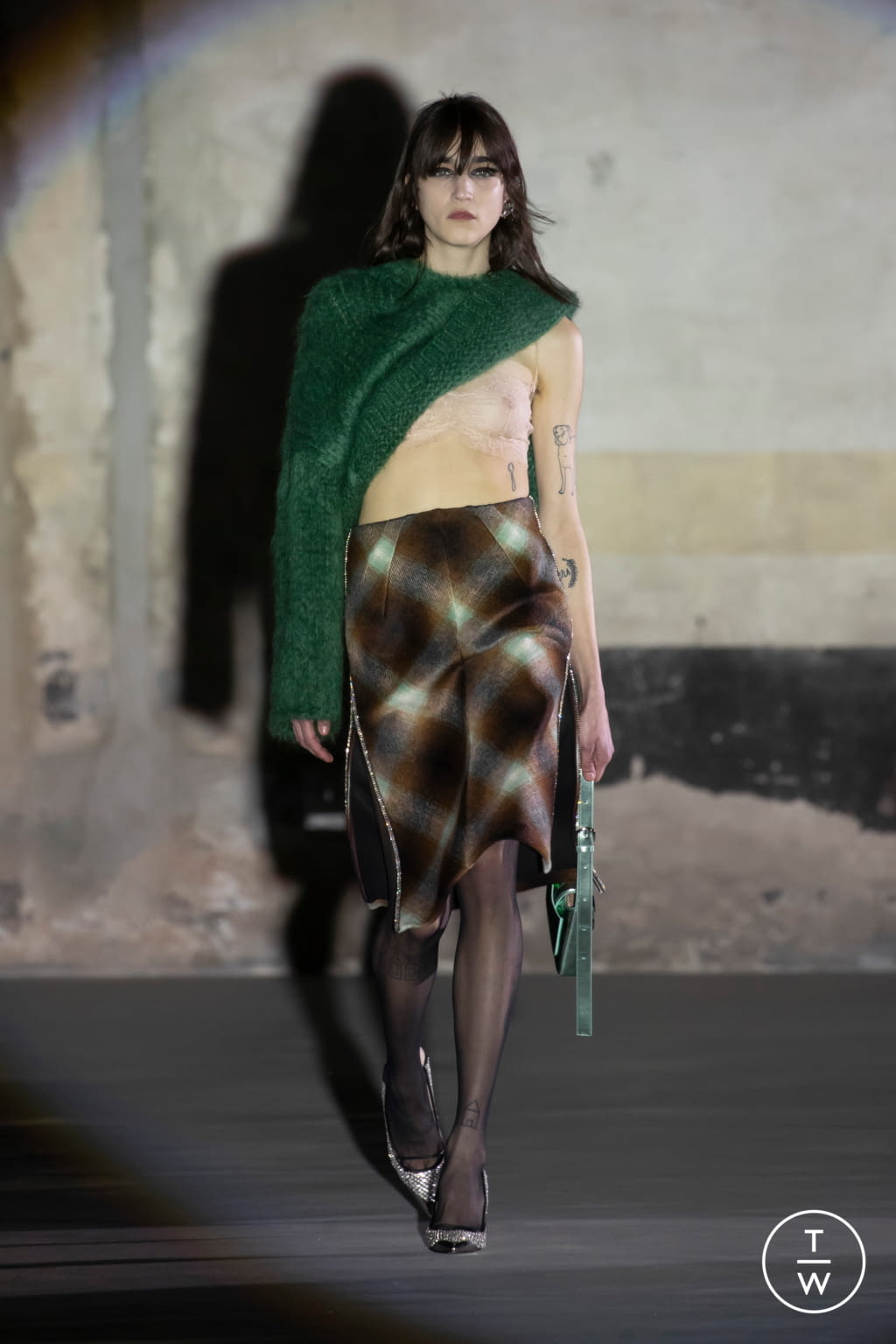 Fashion Week Milan Fall/Winter 2021 look 14 de la collection N°21 womenswear