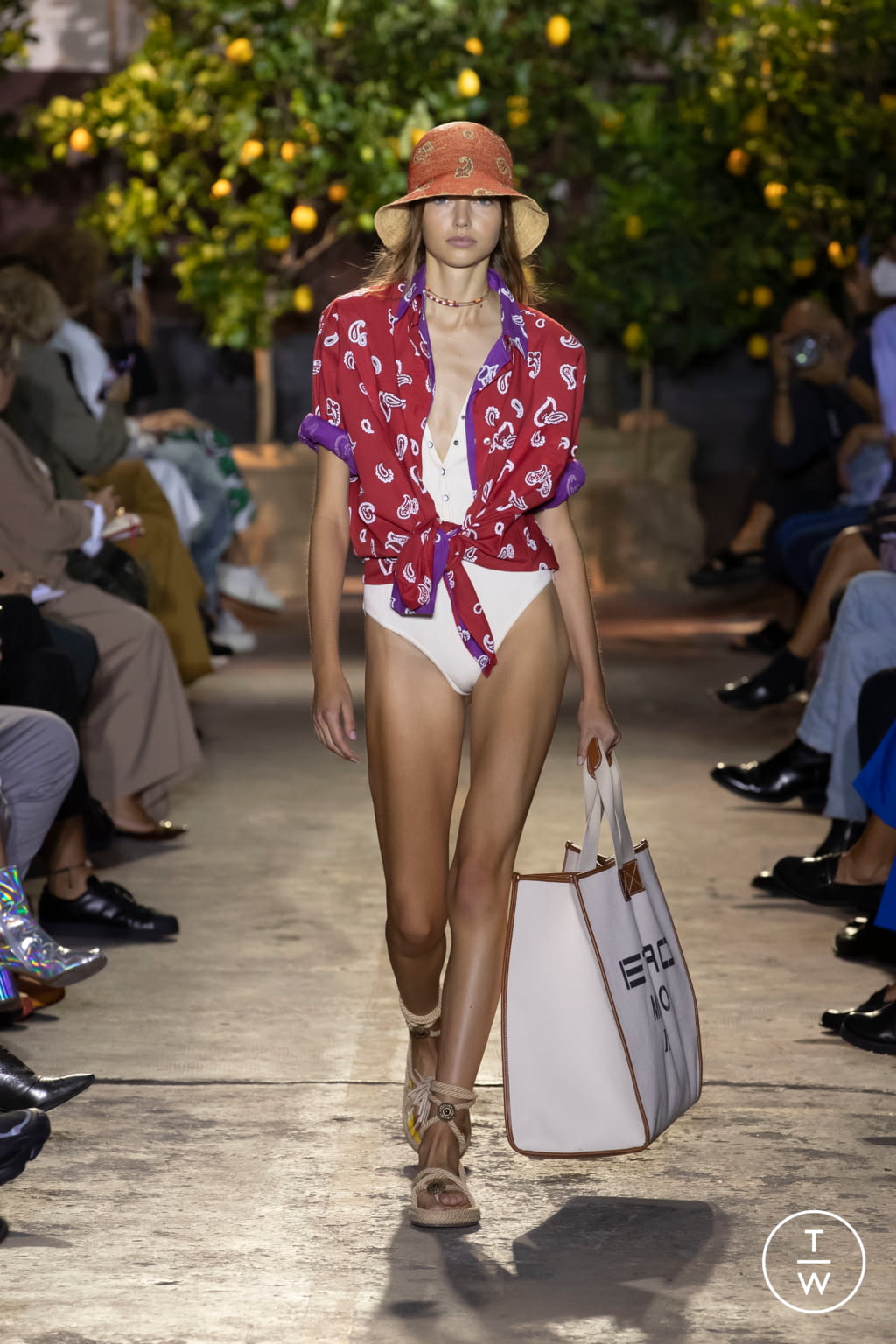 Fashion Week Milan Spring/Summer 2021 look 14 from the Etro collection 女装