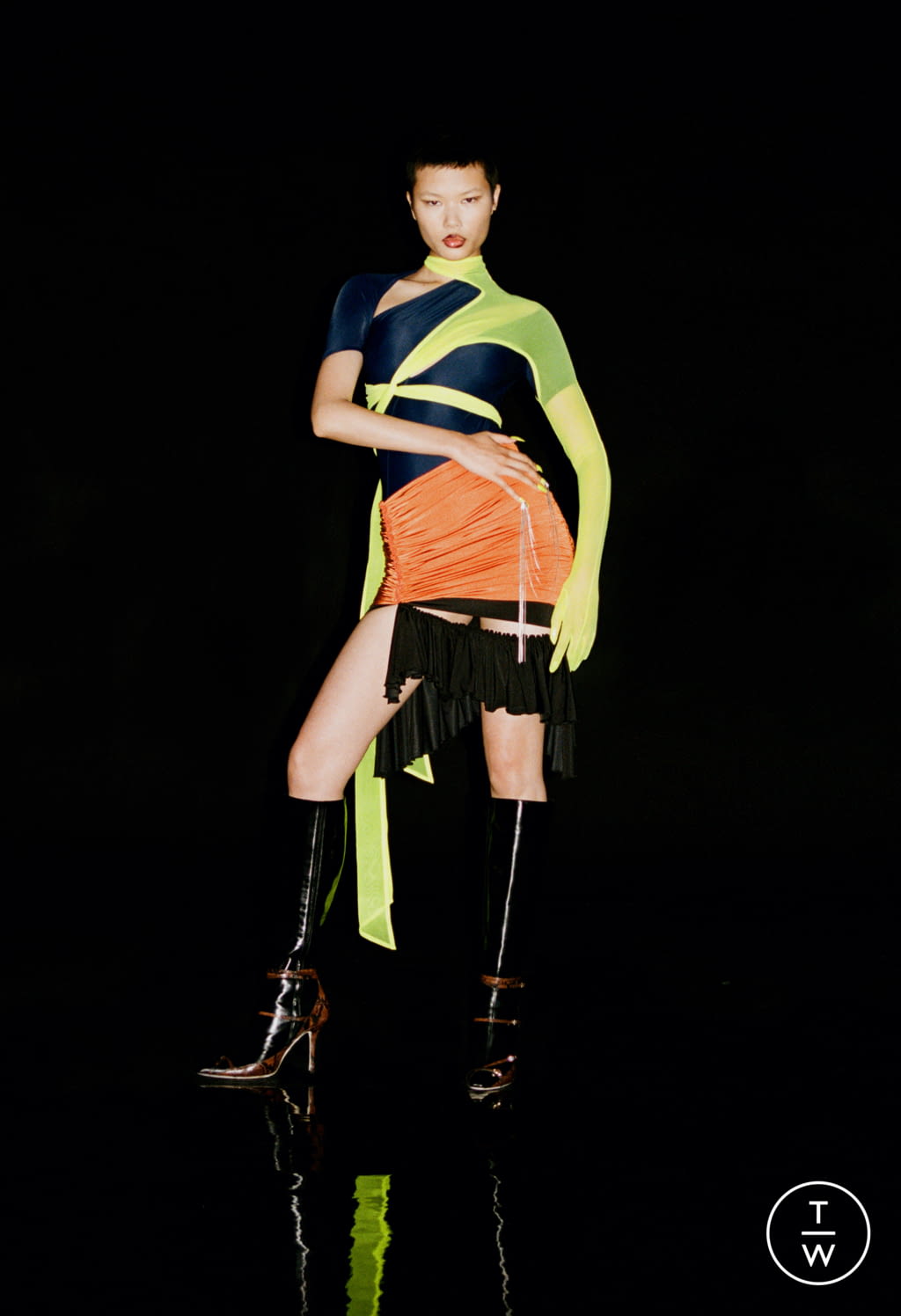 Fashion Week Paris Fall/Winter 2021 look 14 from the Mugler collection womenswear