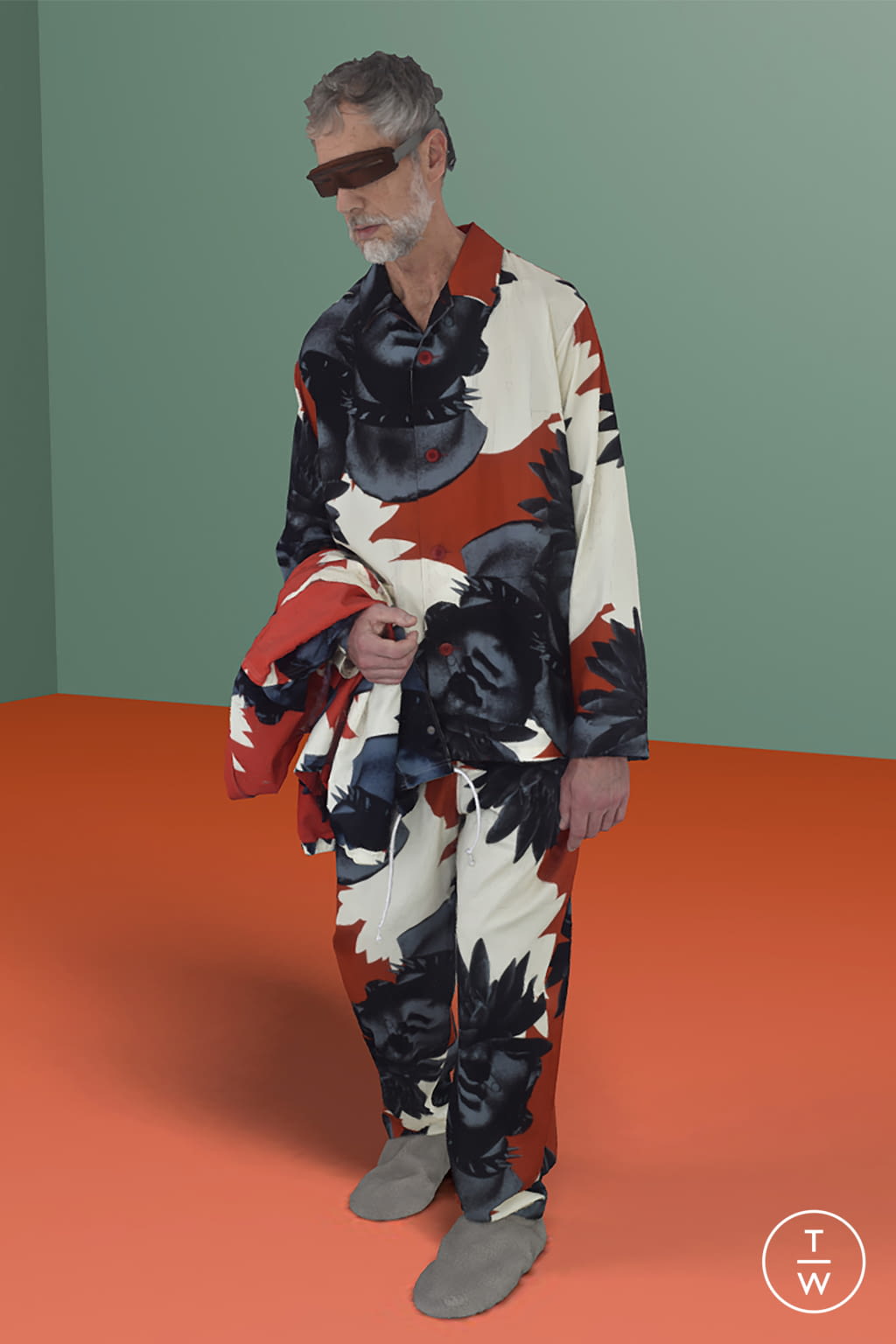 Fashion Week Paris Spring/Summer 2021 look 14 from the Undercover collection menswear