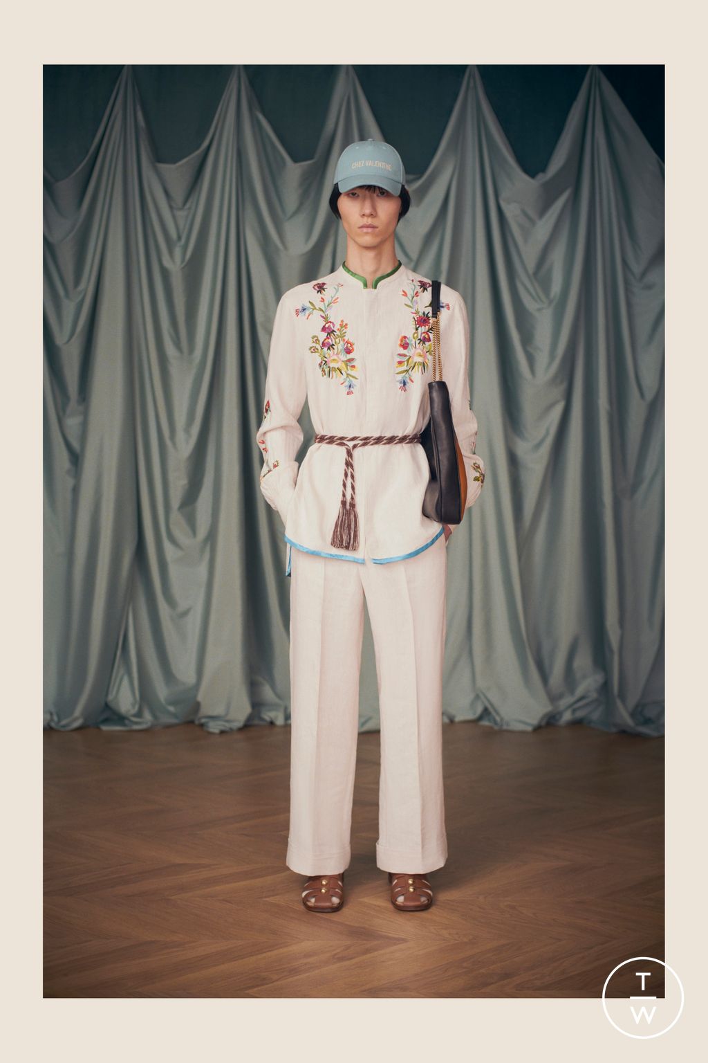 Fashion Week Paris Resort 2025 look 139 from the Valentino collection 女装