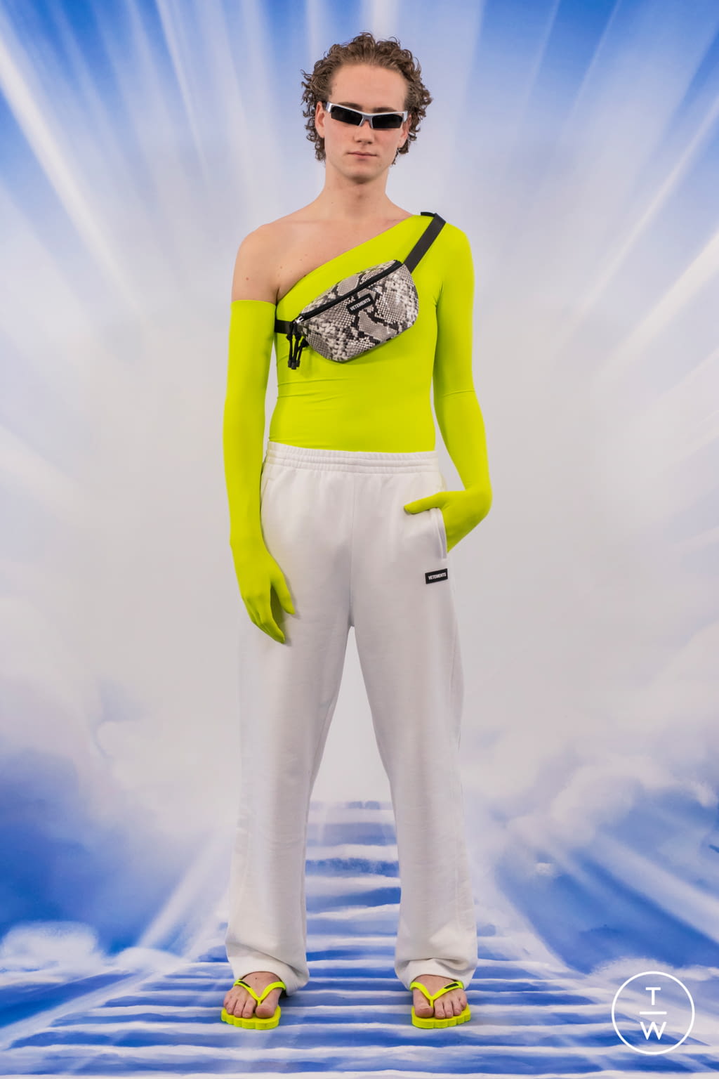 Fashion Week Paris Fall/Winter 2021 look 143 from the VETEMENTS collection menswear