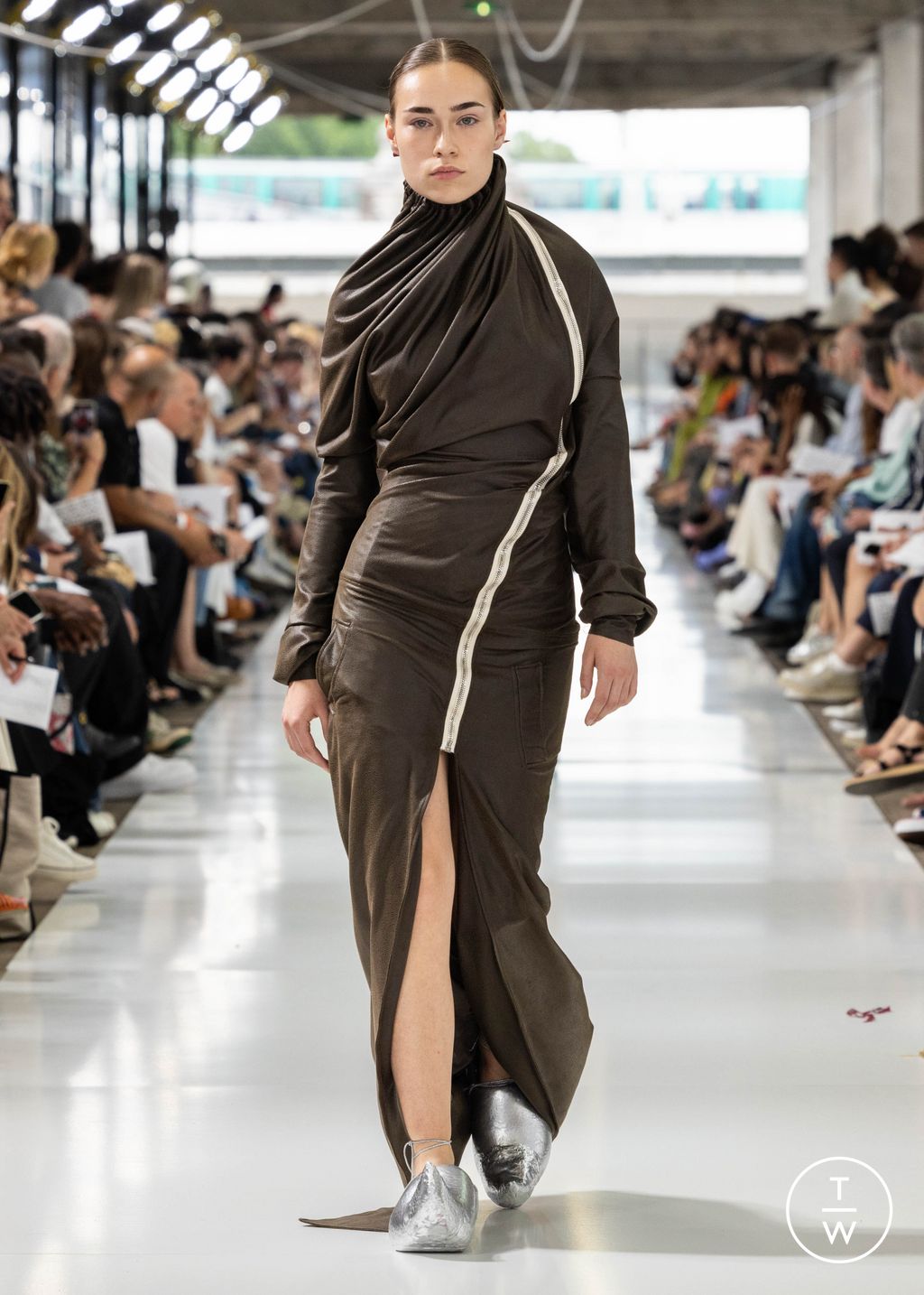 Fashion Week Paris Spring/Summer 2024 look 145 de la collection IFM PARIS menswear