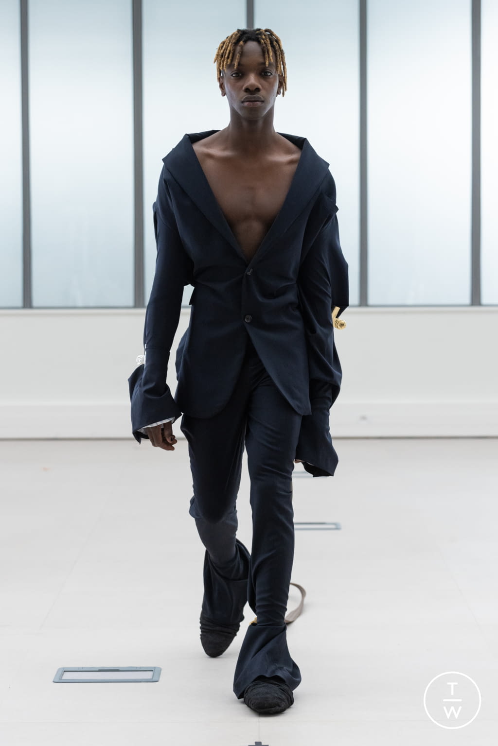 Fashion Week Paris Fall/Winter 2022 look 148 from the IFM PARIS collection 女装