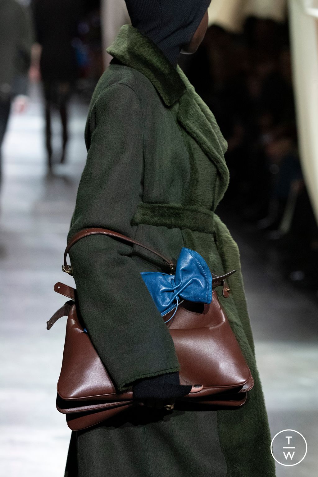 Fashion Week Milan Fall/Winter 2024 look 11 from the Fendi collection 女装配饰