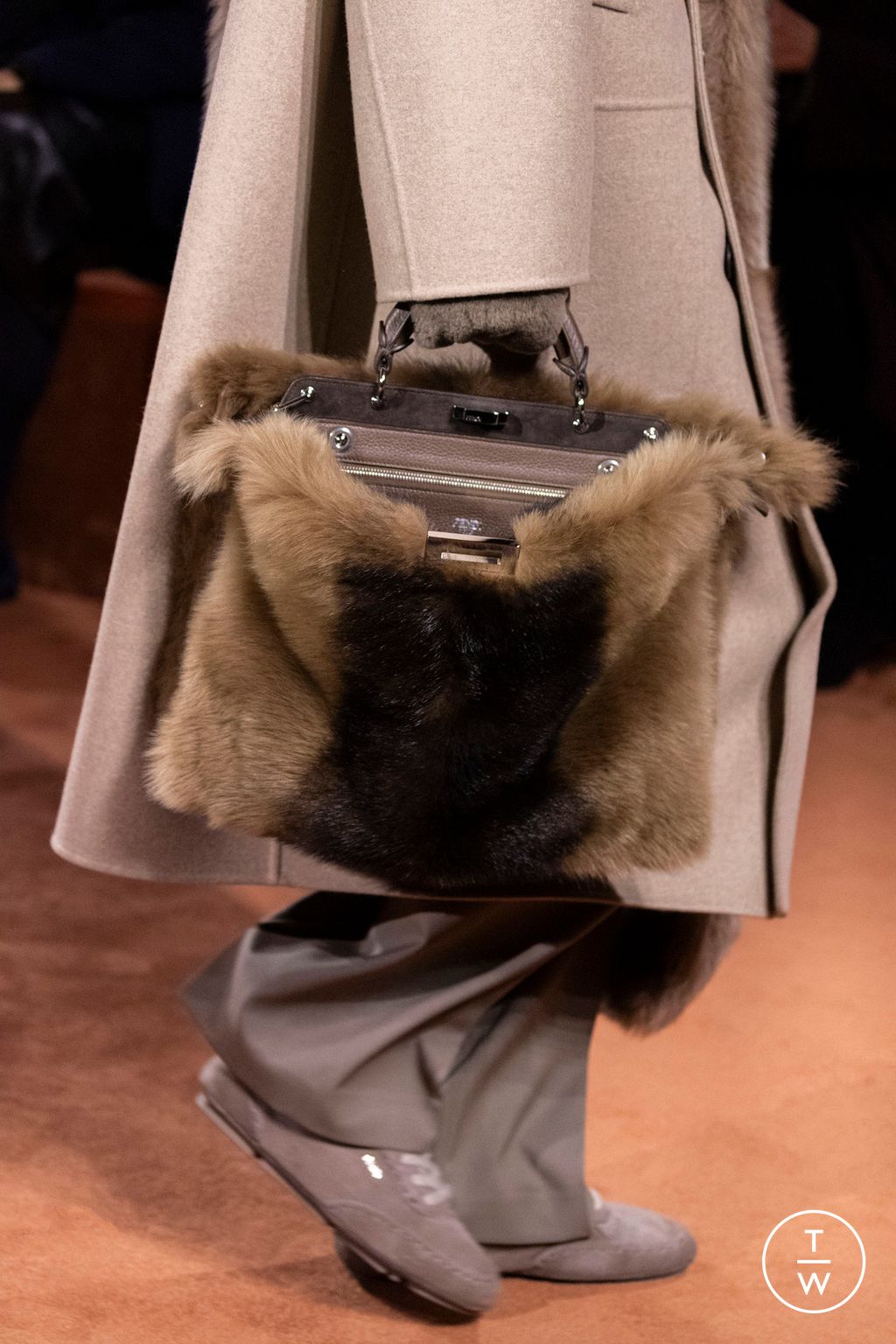 Fashion Week Milan Fall/Winter 2025 look 40 from the Fendi collection 女装配饰