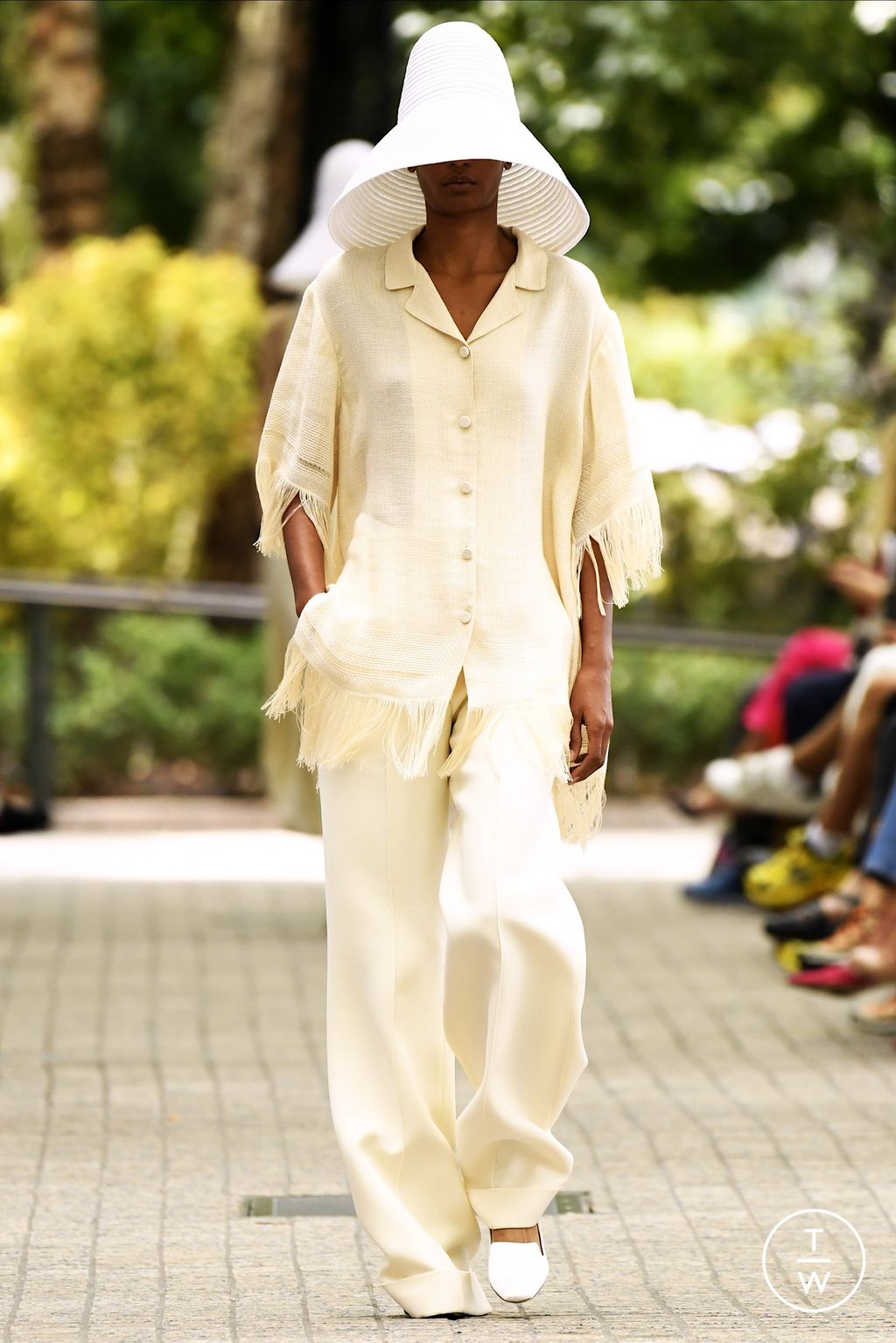 Fashion Week New York Spring/Summer 2023 look 1 de la collection Adam Lippes womenswear