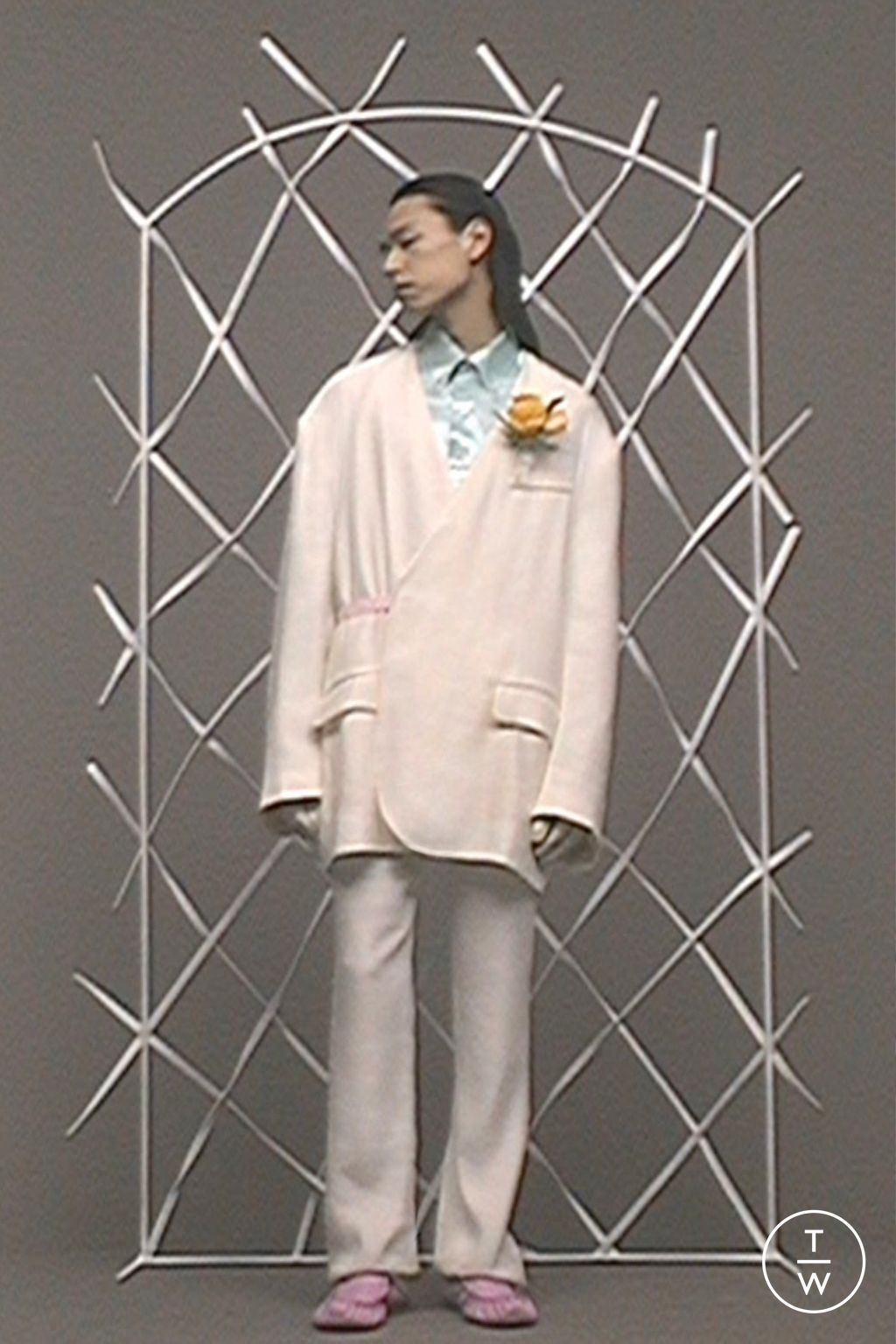 Fashion Week Paris Spring/Summer 2023 look 14 from the Acne Studios collection menswear