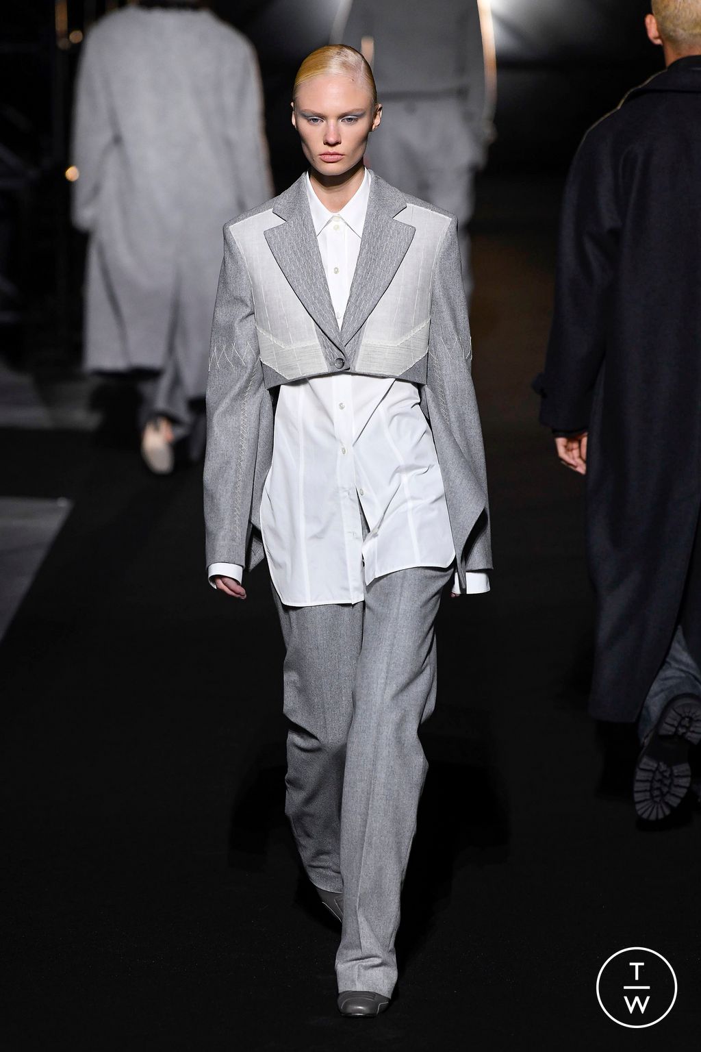 Fashion Week Milan Fall/Winter 2022 look 17 de la collection Boss womenswear