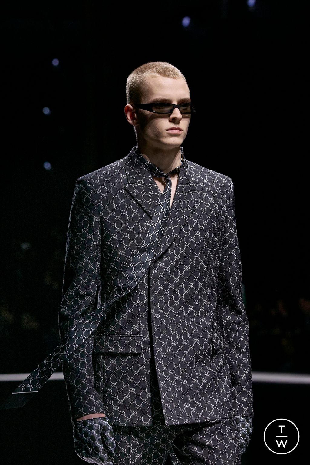 Fashion Week Milan Fall/Winter 2024 look 43 from the Gucci collection menswear accessories